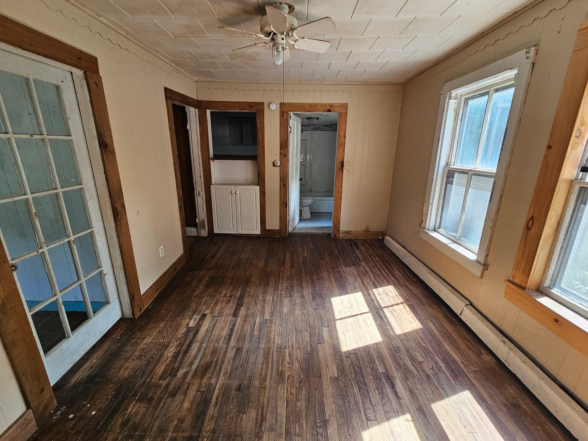 Single Family Residence at 28 Carpenter St, Warren MA 01083, photo 9 of 14