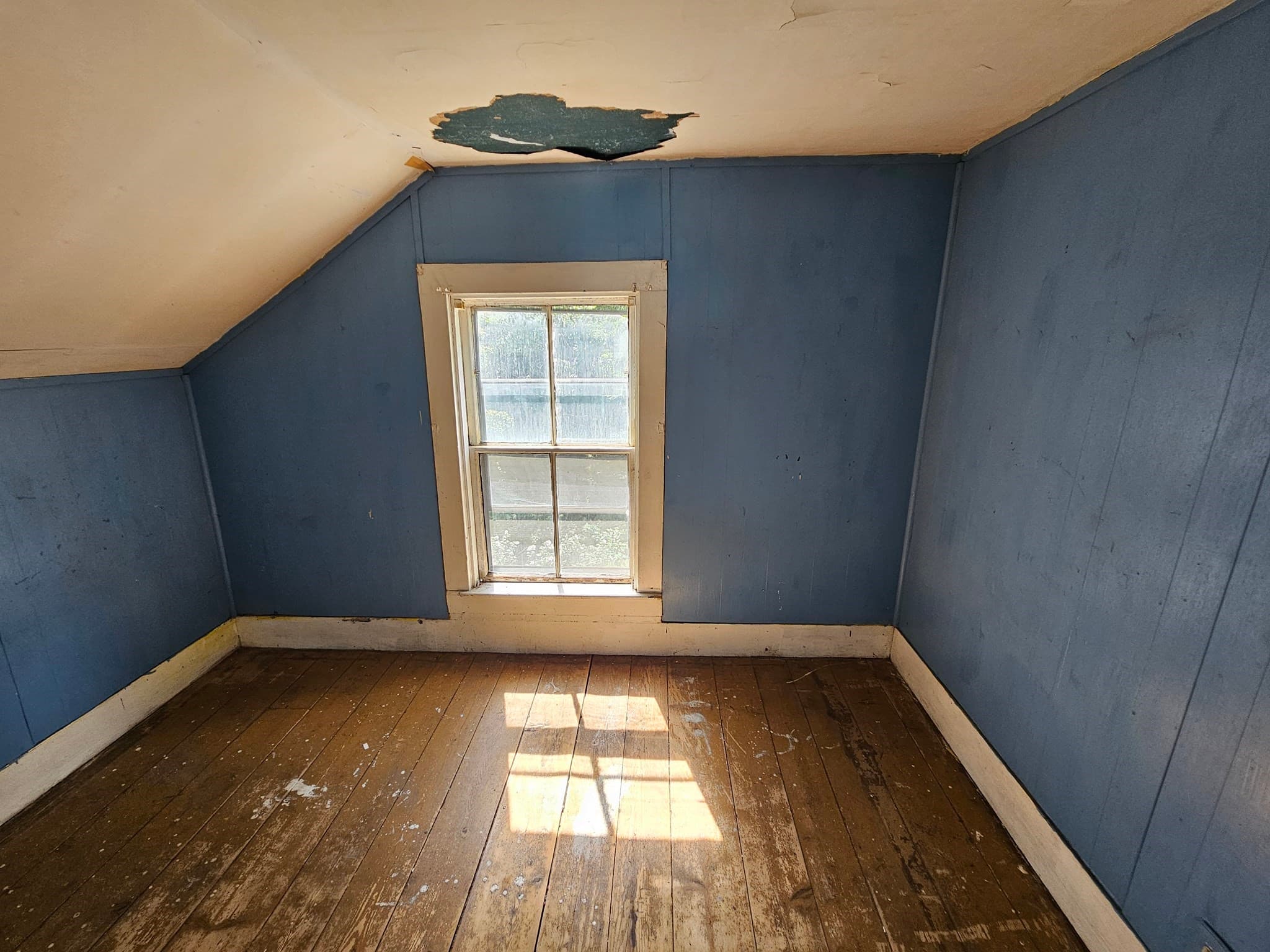 Single Family Residence at 28 Carpenter St, Warren MA 01083, photo 11 of 14