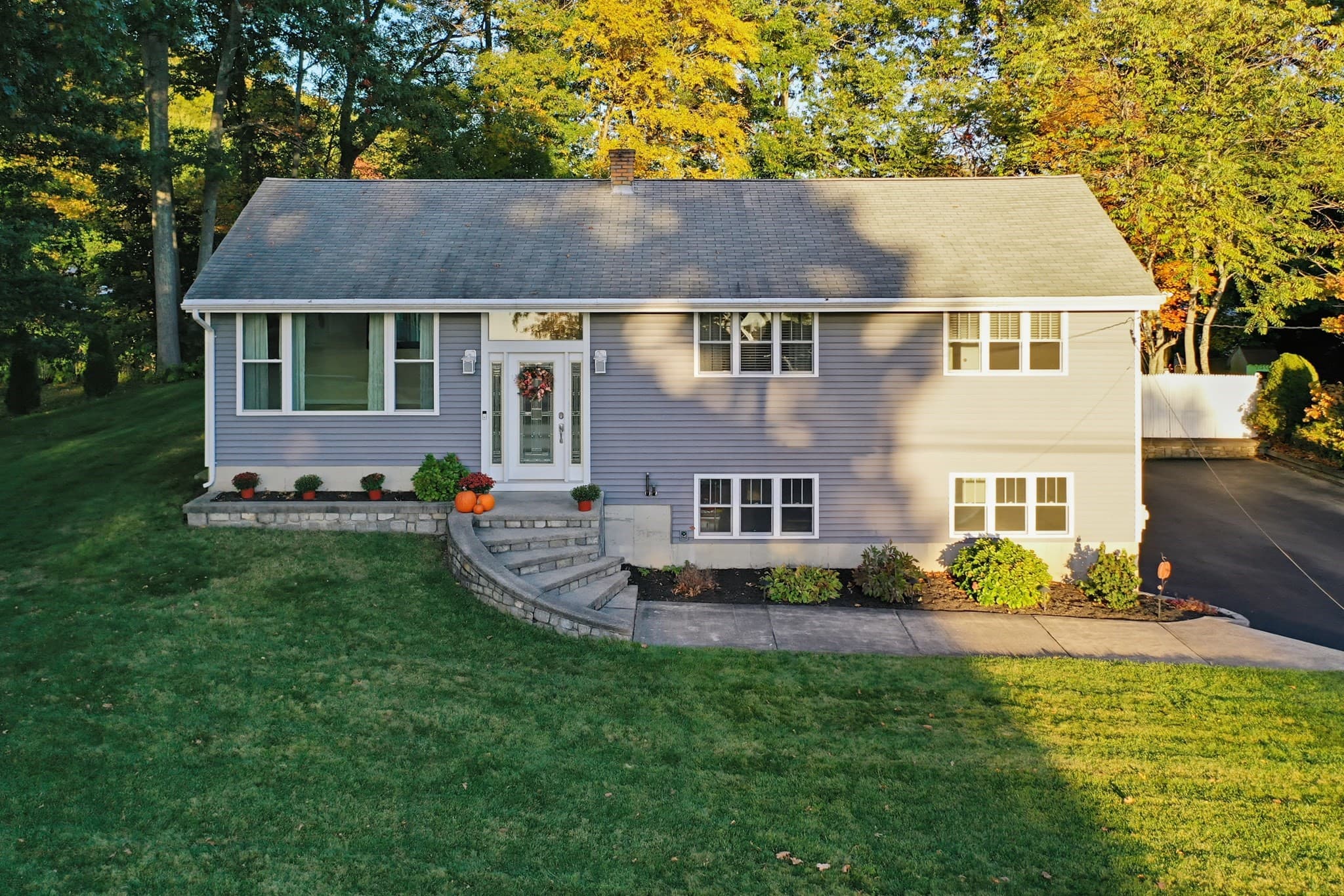 Single Family Residence at 35 Macarthur Dr, Millbury MA 01527, photo 6 of 31