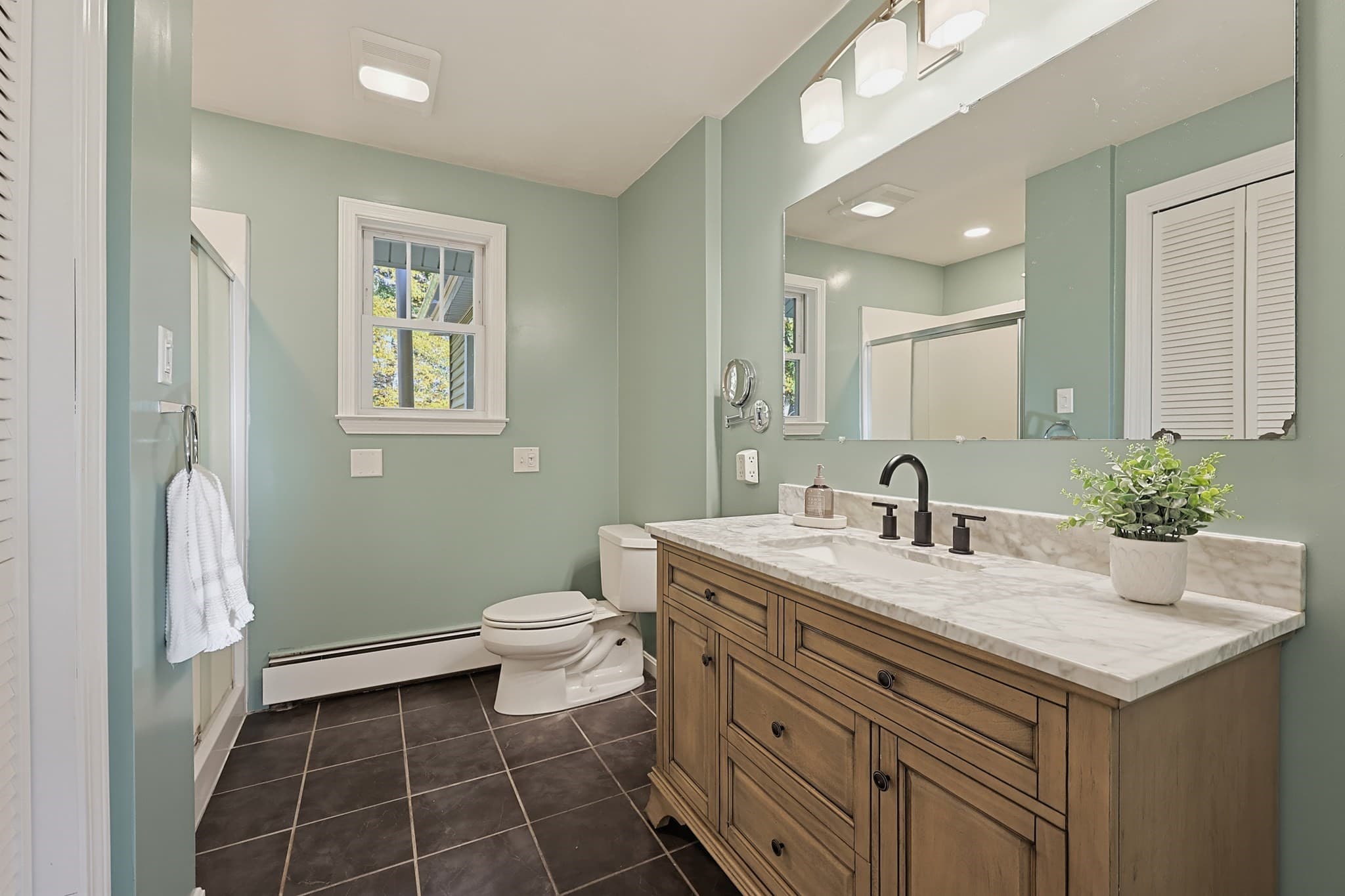 Single Family Residence at 35 Macarthur Dr, Millbury MA 01527, photo 13 of 31