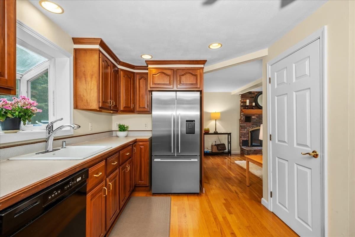 Single Family Residence at 18 Fairview Drive, Southborough MA 01772, photo 6 of 38