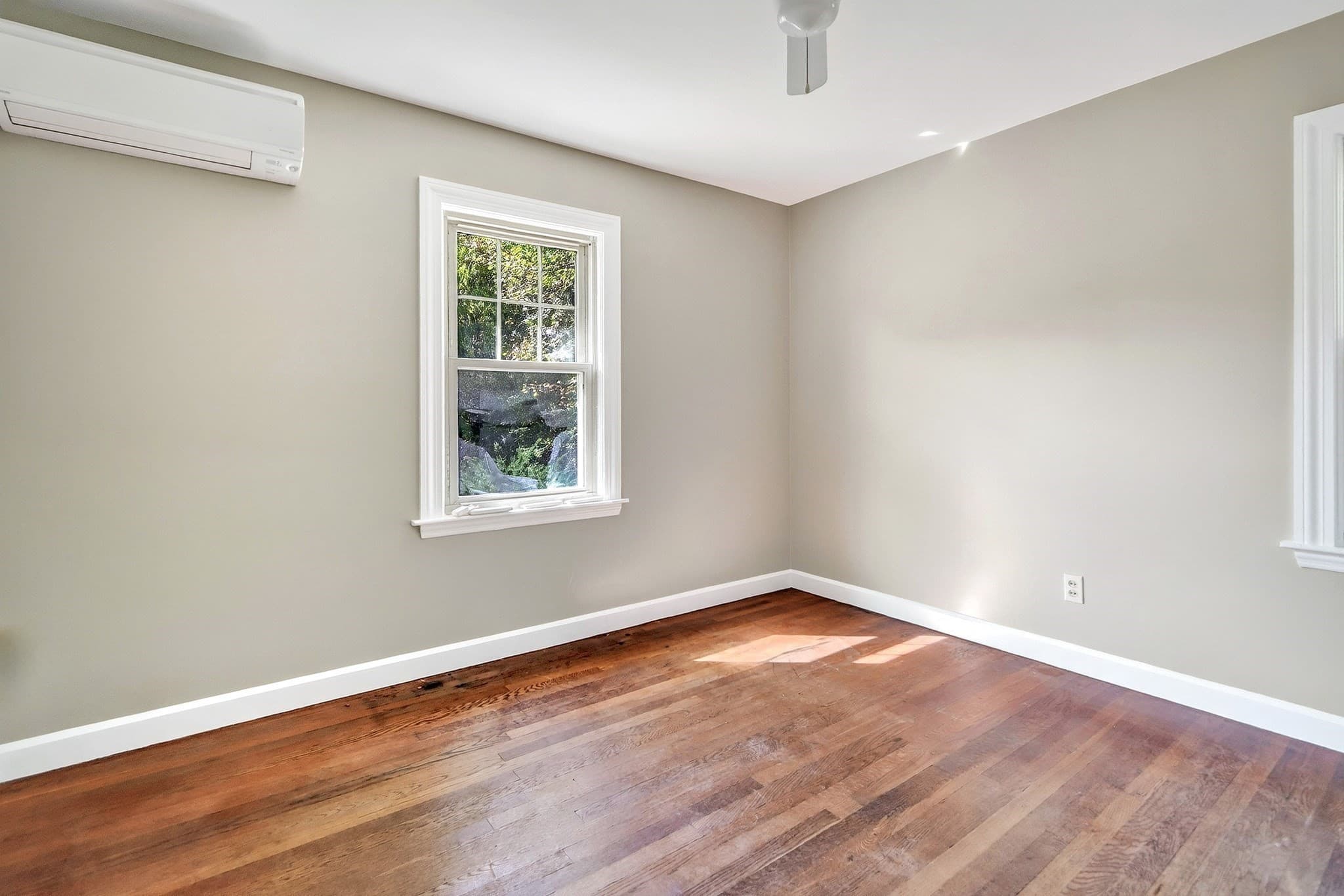 Single Family Residence at 32 Winter St, Marlborough MA 01752, photo 13 of 29