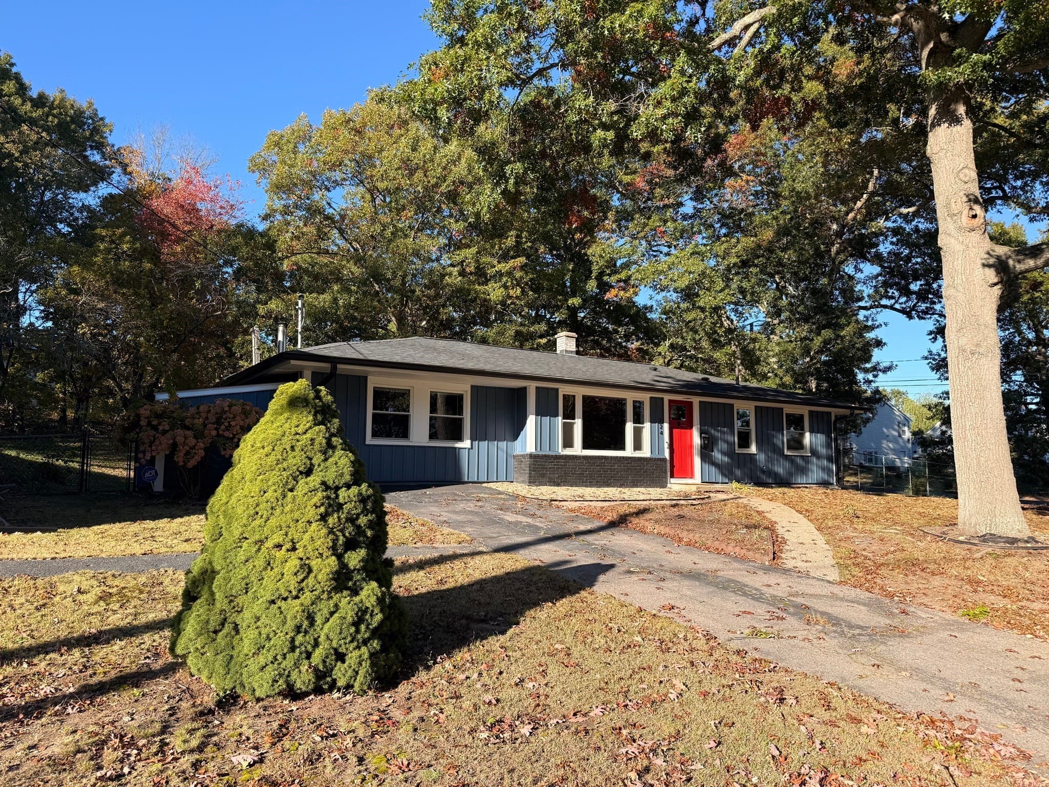 Single Family Residence at 124 Sharon St, Brockton MA 02302, photo 2 of 19