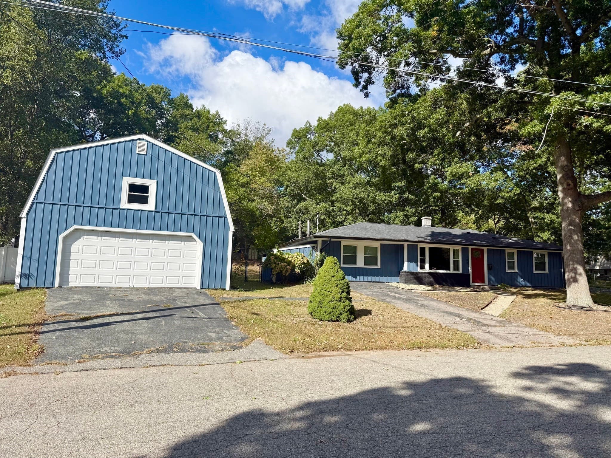 Single Family Residence at 124 Sharon St, Brockton MA 02302, photo 3 of 19