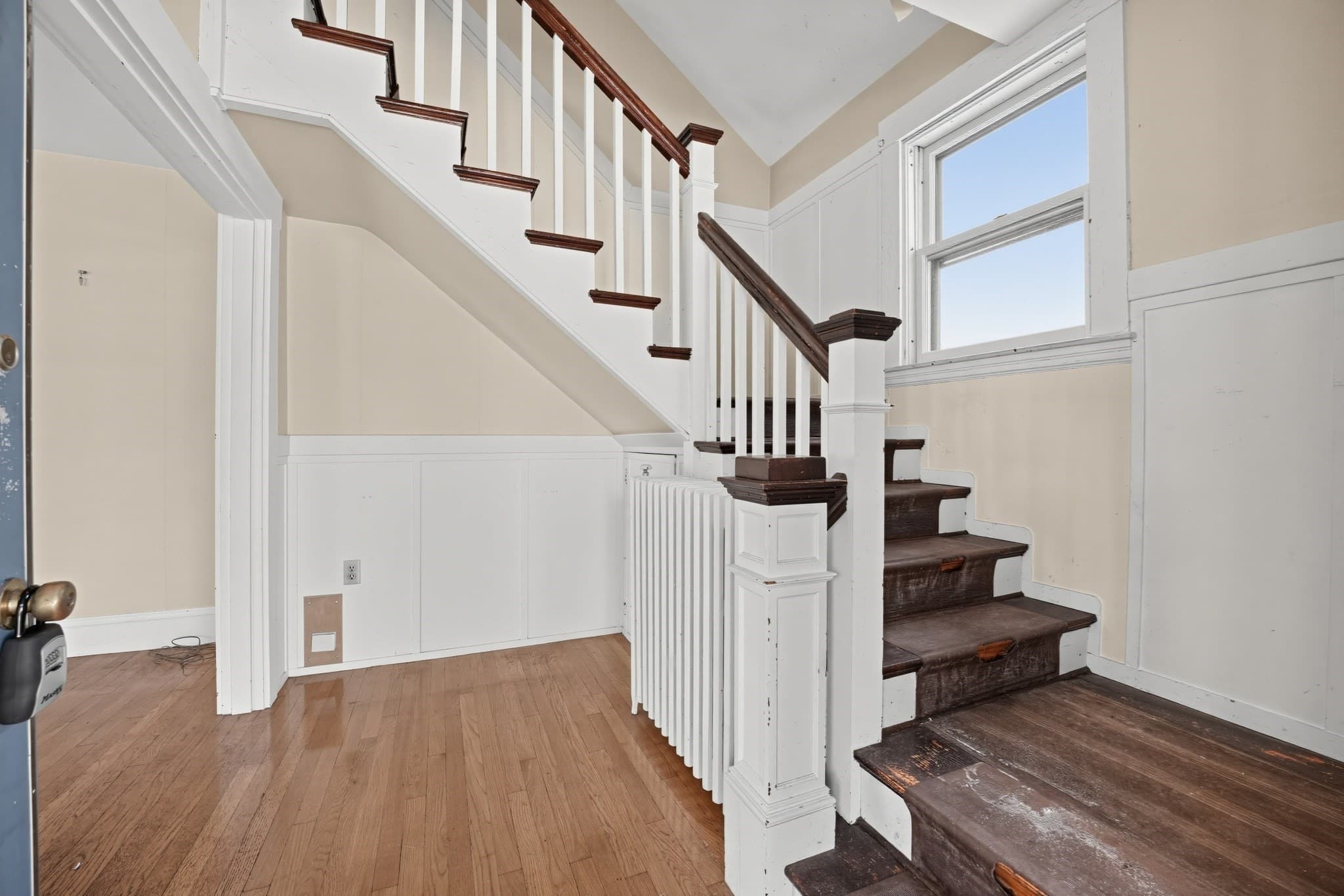 Single Family Residence at 139 Union St, Weymouth MA 02190, photo 6 of 36