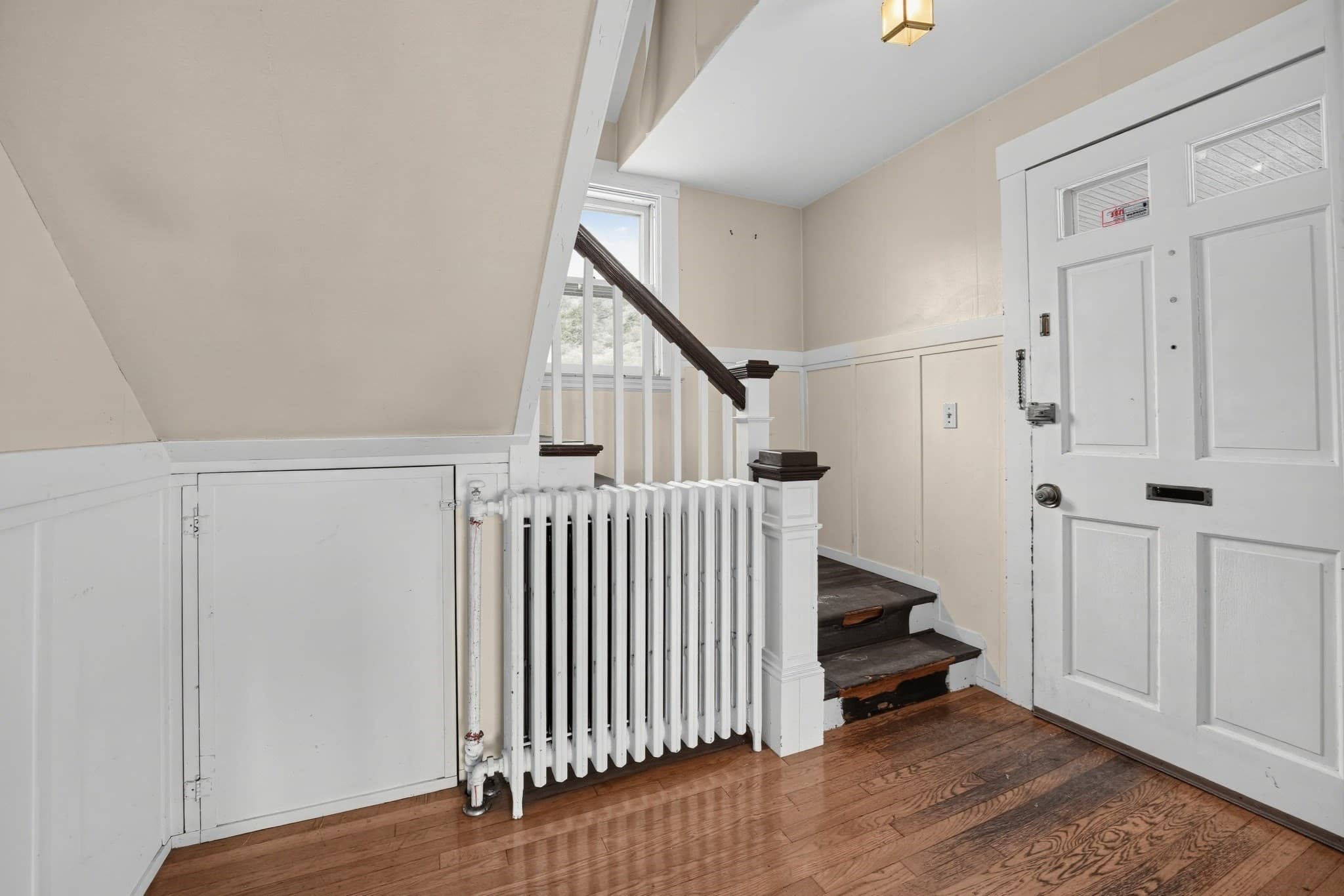Single Family Residence at 139 Union St, Weymouth MA 02190, photo 7 of 36