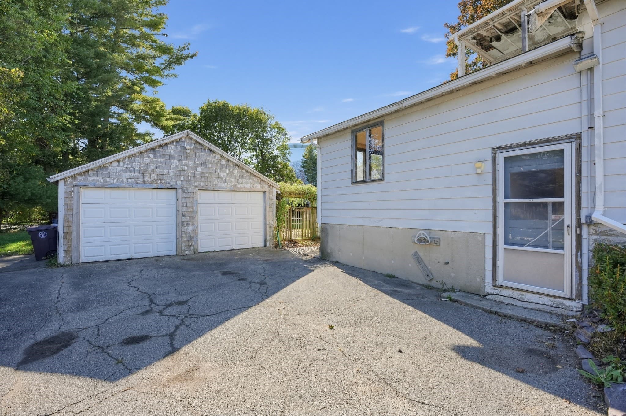 Single Family Residence at 139 Union St, Weymouth MA 02190, photo 3 of 36