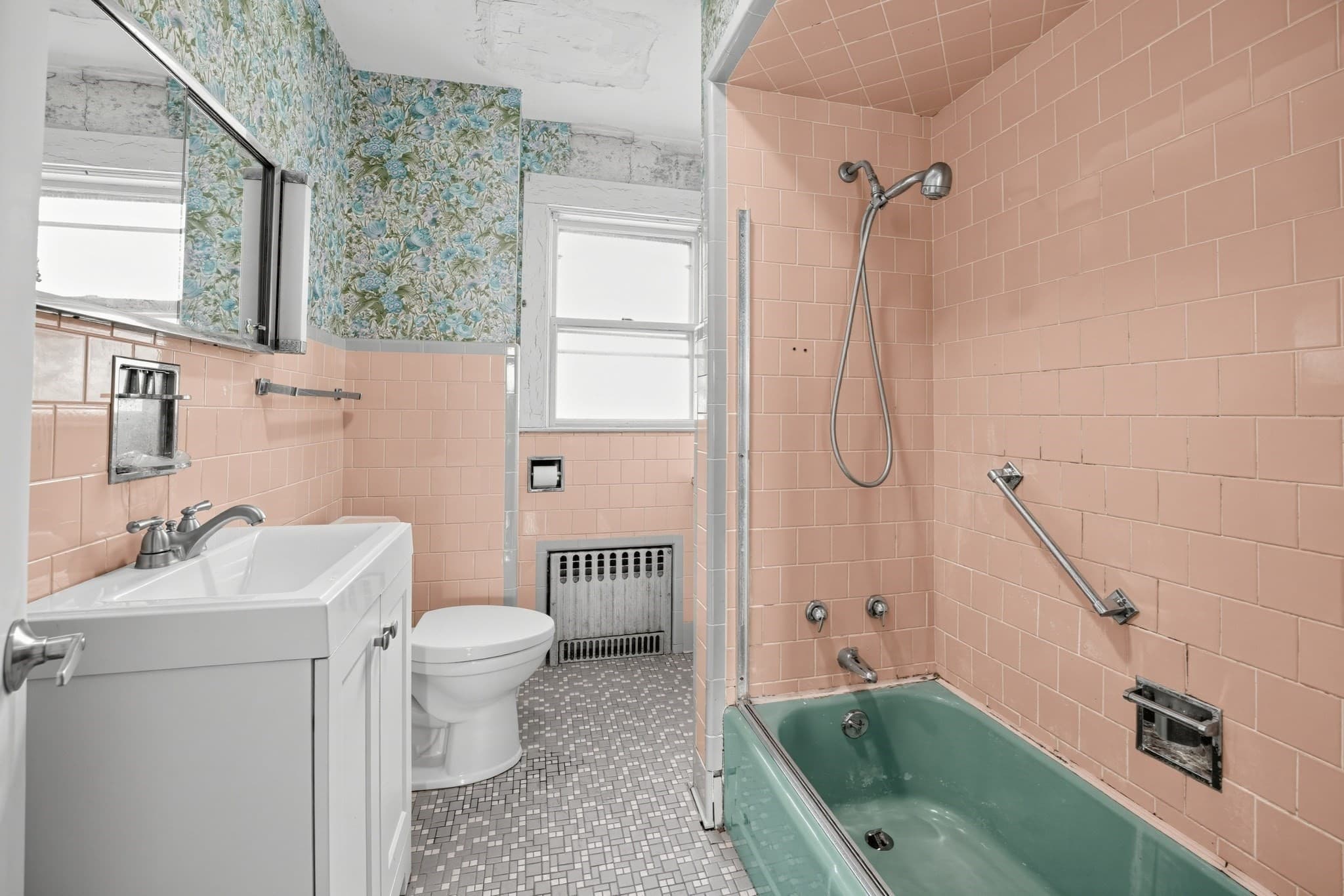 Single Family Residence at 139 Union St, Weymouth MA 02190, photo 30 of 36