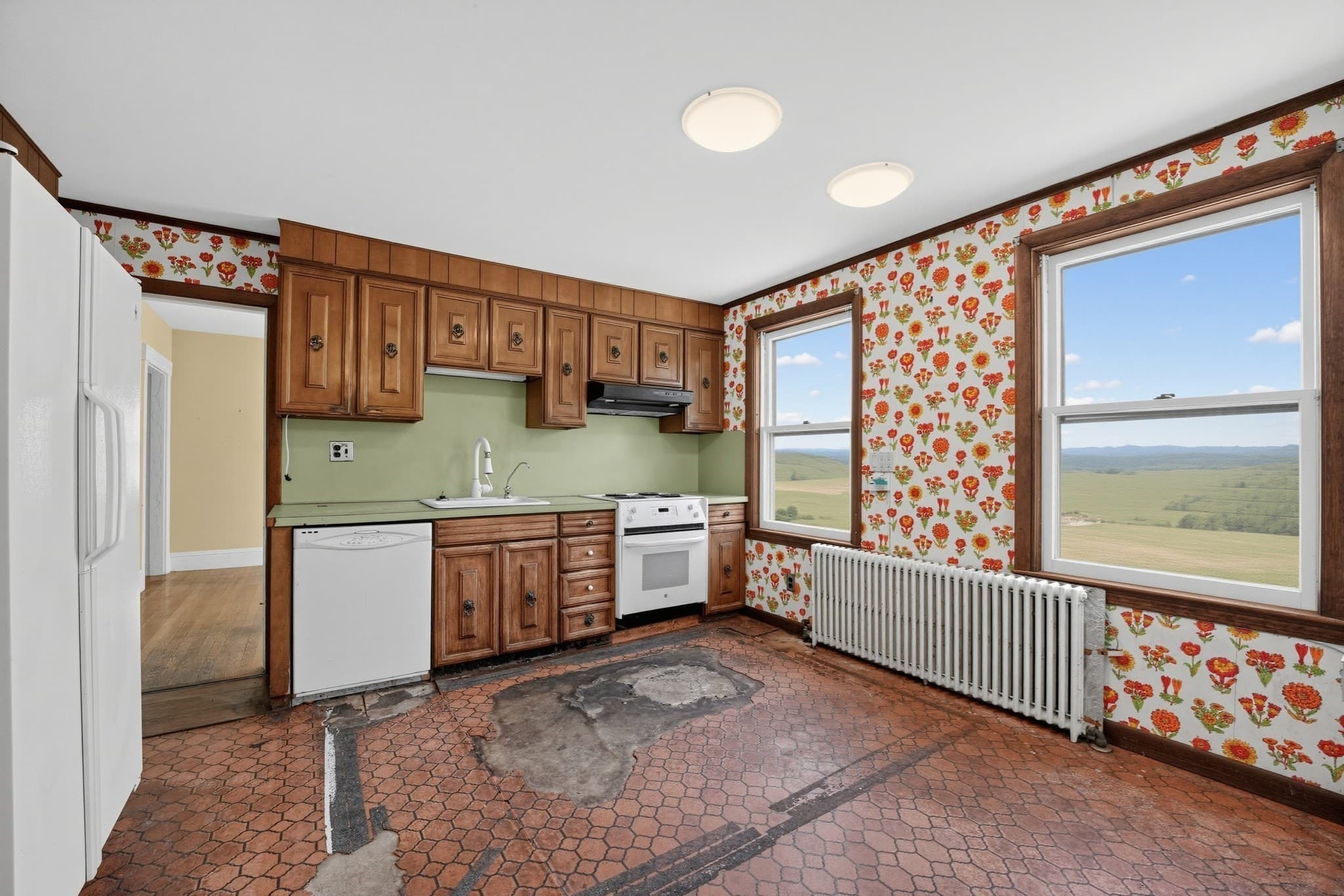 Single Family Residence at 139 Union St, Weymouth MA 02190, photo 15 of 36