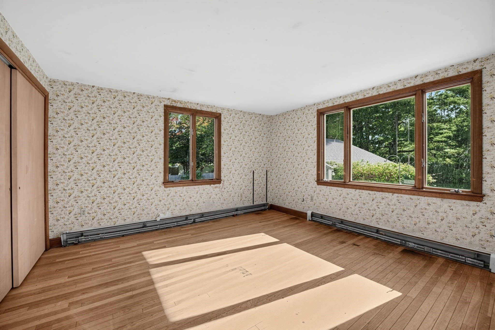 Single Family Residence at 139 Union St, Weymouth MA 02190, photo 29 of 36