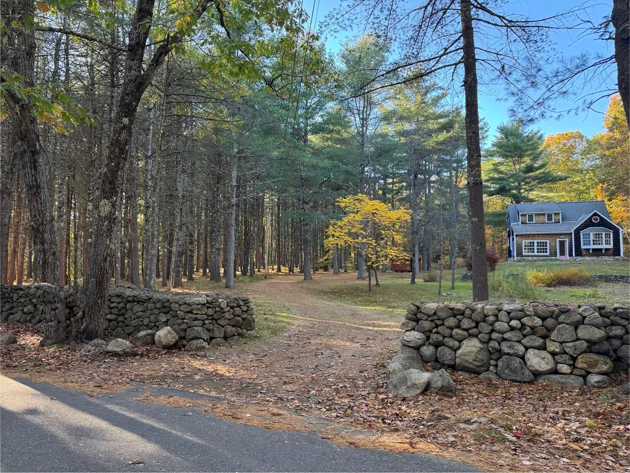 Single Family Residence at 27 Grimes Rd, Hubbardston MA 01452, photo 3 of 42
