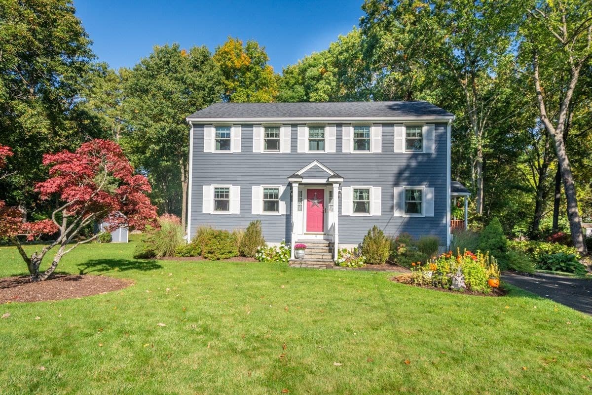 9 Beatty Ln, Easton MA 02375