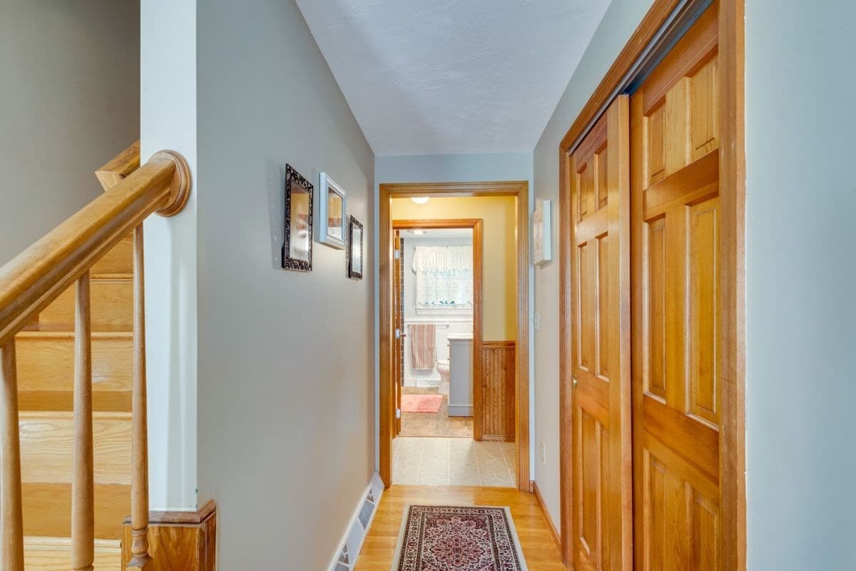 Single Family Residence at 9 Beatty Ln, Easton MA 02375, photo 5 of 34
