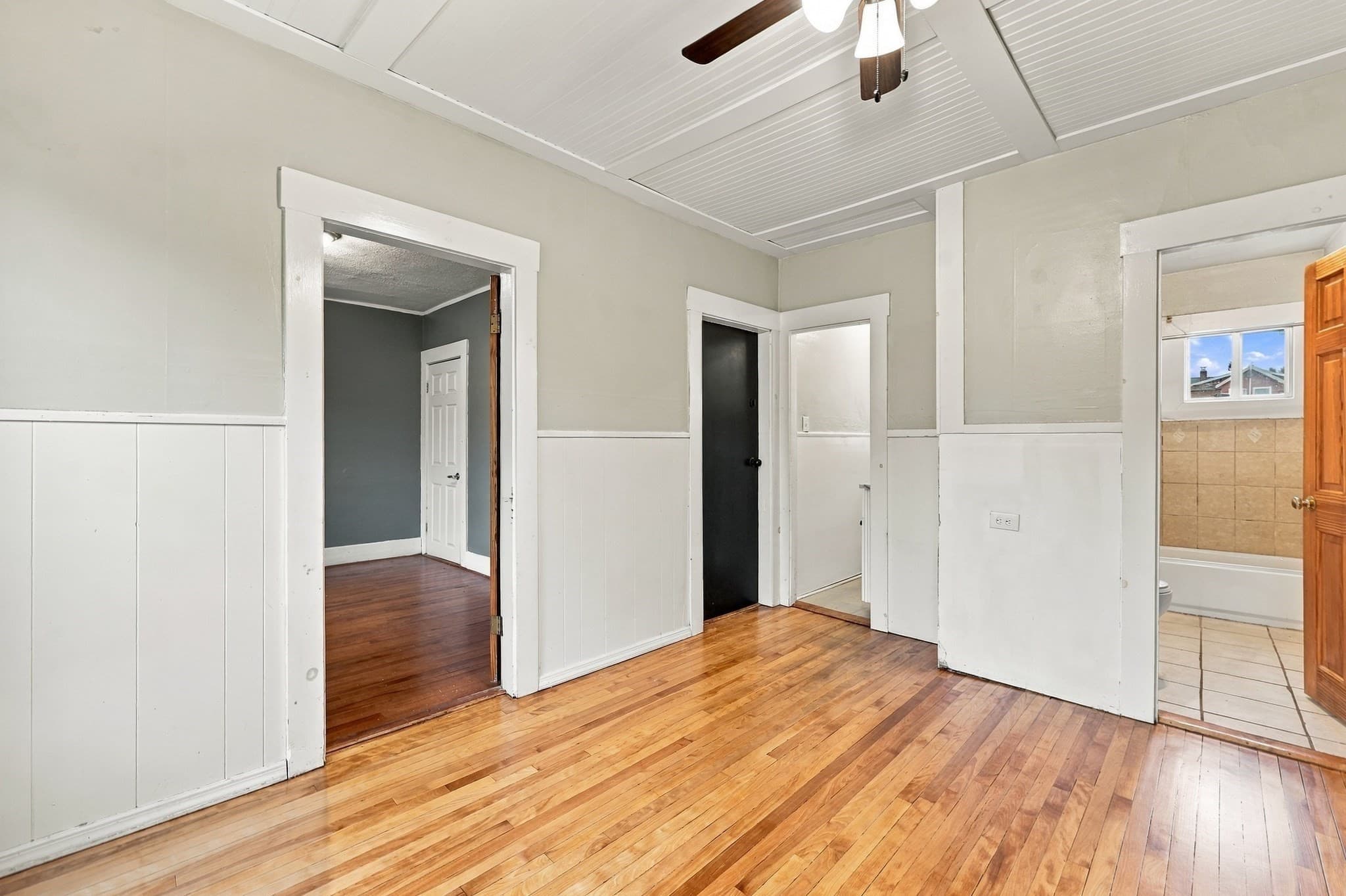 2 Family - 2 Units Up/Down at 9 Mount Avenue, Worcester MA 01606, Worcester, photo 24 of 42