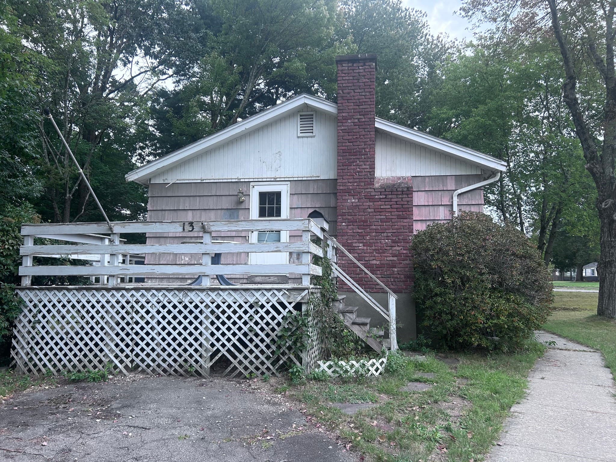 Single Family Residence at 13 Lee Cir, Hudson MA 01749, photo 11 of 12