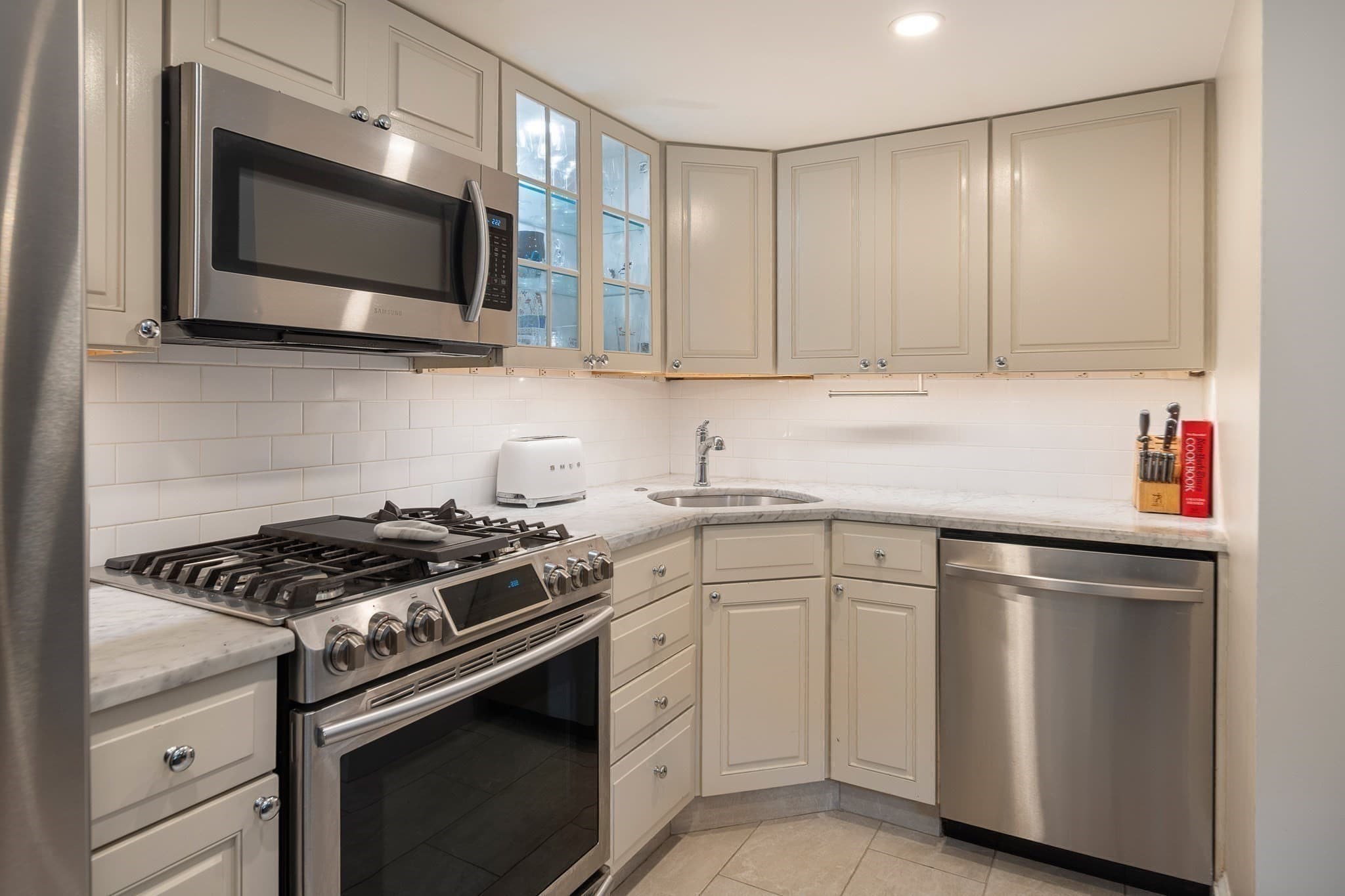 Condominium at 7 Concord Sq # 1, Boston MA 02118, Boston, photo 6 of 23