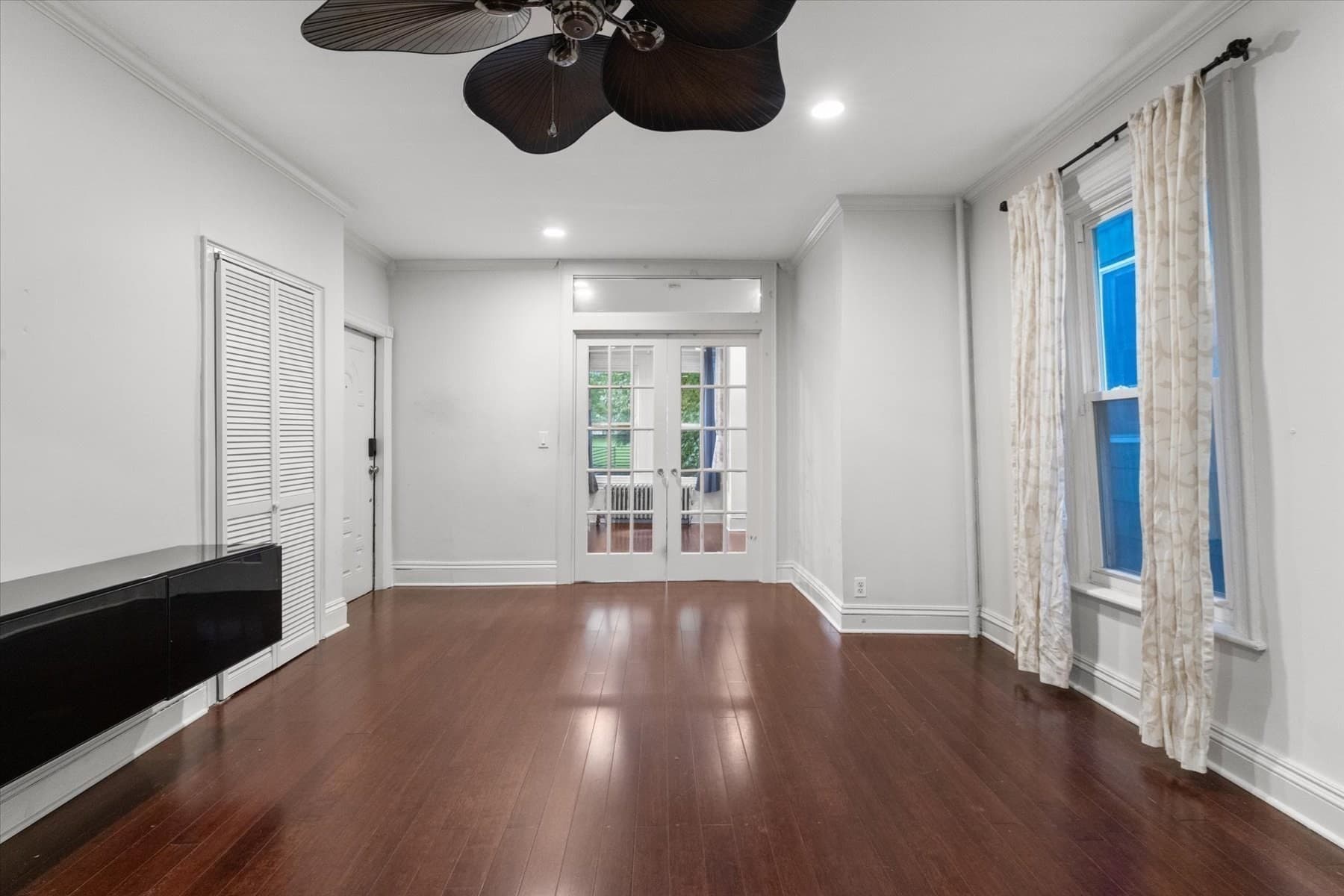 Condominium at 30 Summer Street # 1, Somerville MA 02143, photo 3 of 37