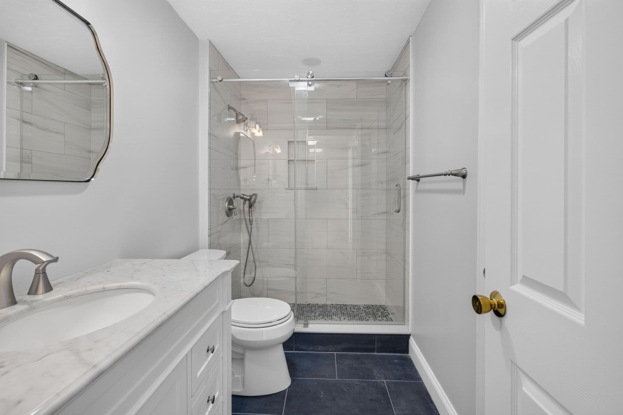 Condominium at 98 Heritage Drive # 98, Tewksbury MA 01876, Tewksbury, photo 17 of 42
