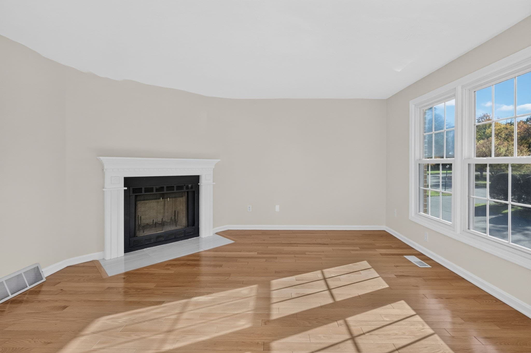 Condominium at 98 Heritage Drive # 98, Tewksbury MA 01876, Tewksbury, photo 7 of 42