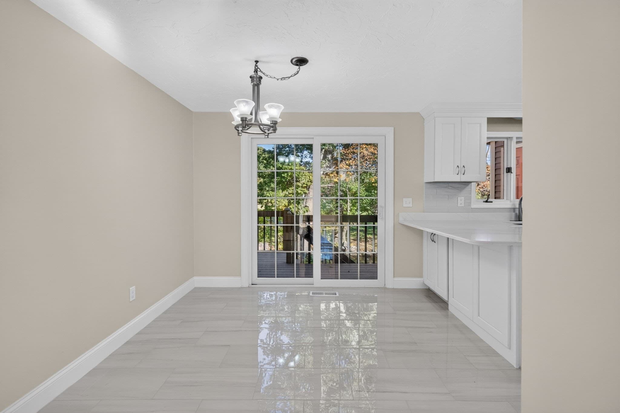 Condominium at 98 Heritage Drive # 98, Tewksbury MA 01876, Tewksbury, photo 15 of 42