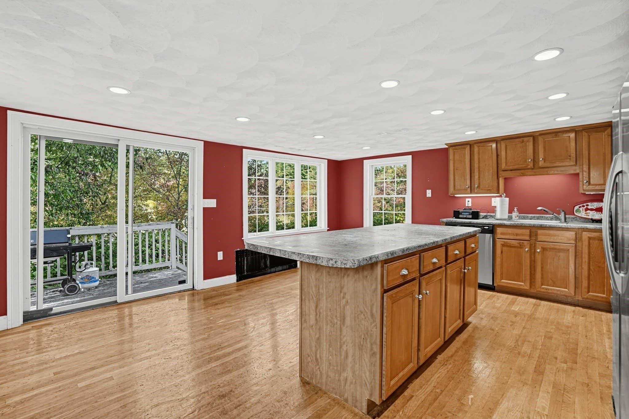 Single Family Residence at 40 Sachem St, Billerica MA 01821, Billerica, photo 18 of 30