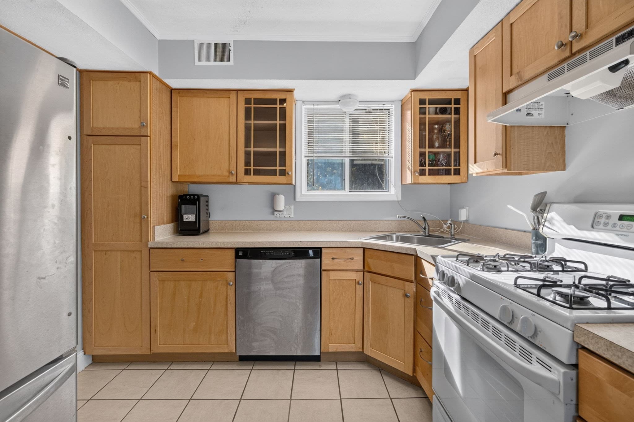 Condominium at 100 Merrimack Ave # 71, Dracut MA 01826, photo 9 of 23