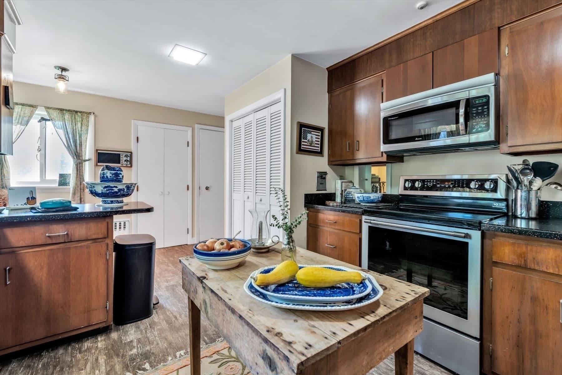 Single Family Residence at 885 Shore Rd, Bourne MA 02559, photo 11 of 36