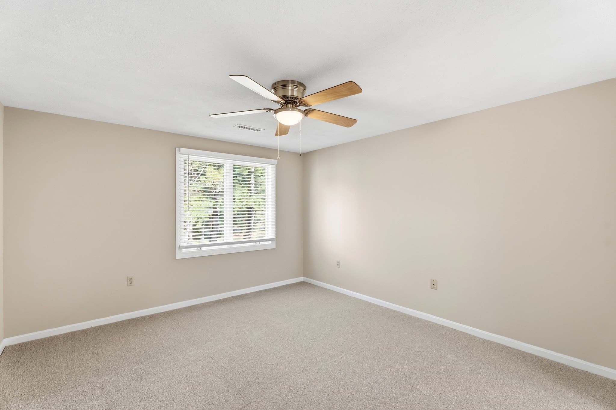 Condominium at 67 Brickett Hill # 67, Haverhill MA 01830, photo 23 of 39