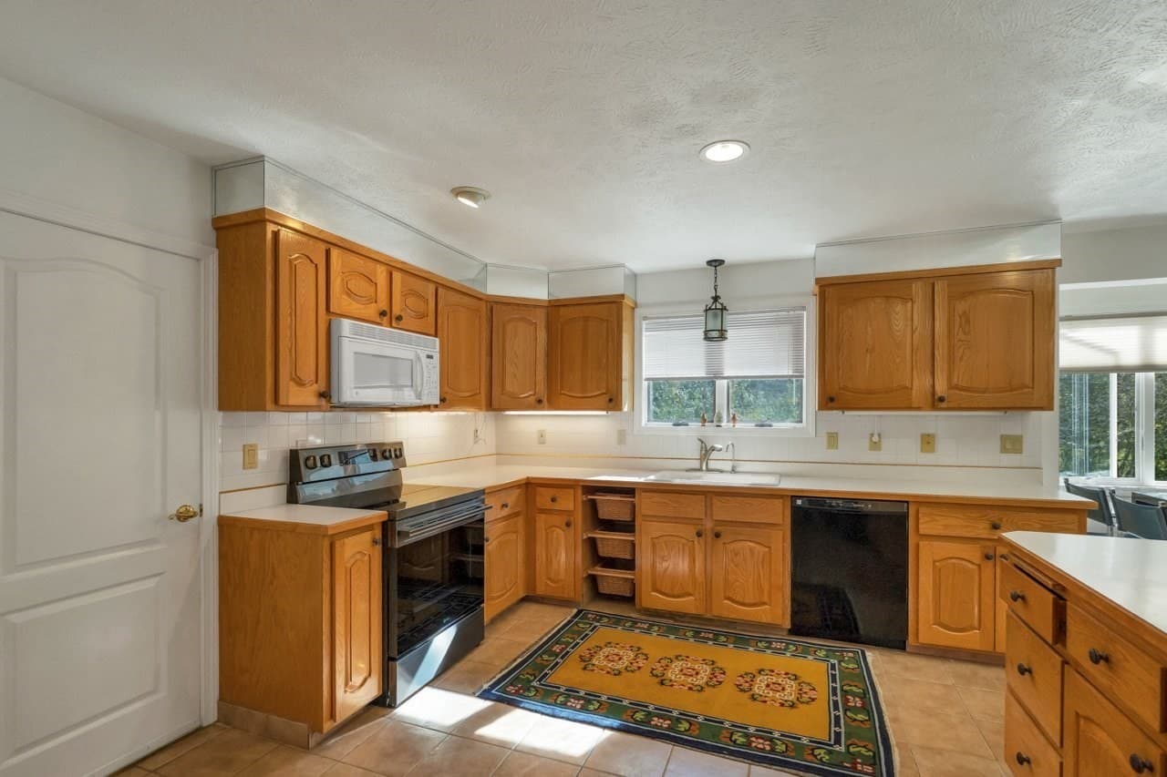 Condominium at 63 Drew Woods Drive # 63, Derry NH 03038, photo 7 of 41