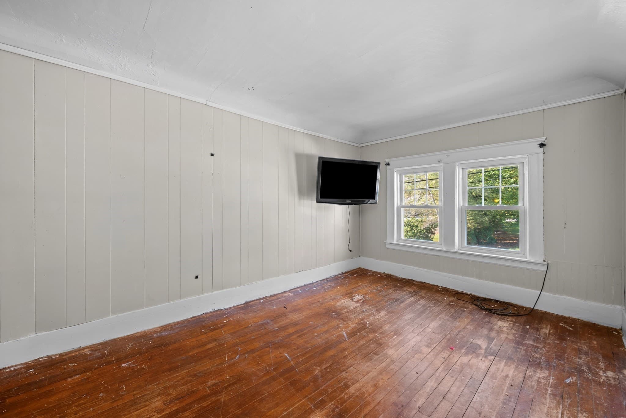 Single Family Residence at 48 Beverly Rd, Worcester MA 01605, photo 23 of 38