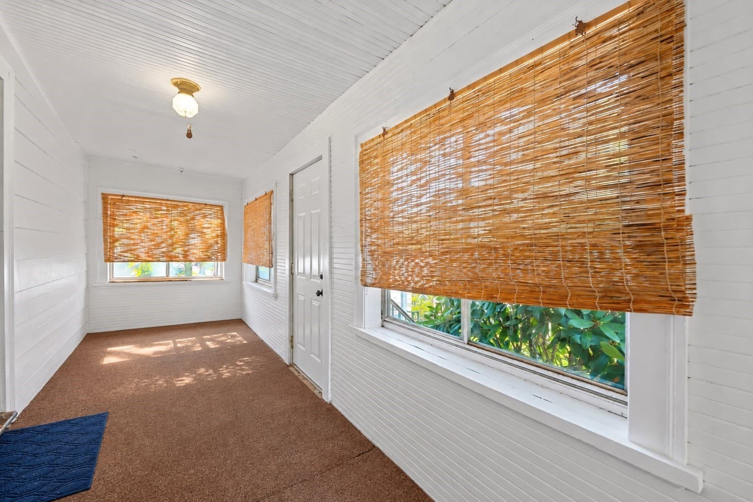 Single Family Residence at 48 Beverly Rd, Worcester MA 01605, photo 6 of 38