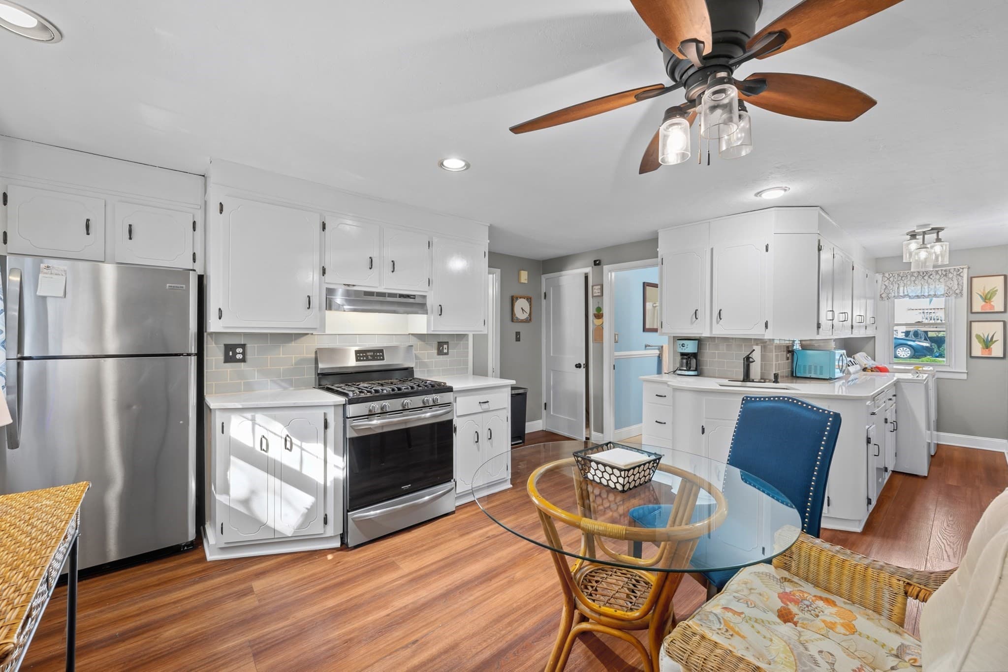 Single Family Residence at 48 Beverly Rd, Worcester MA 01605, photo 12 of 38