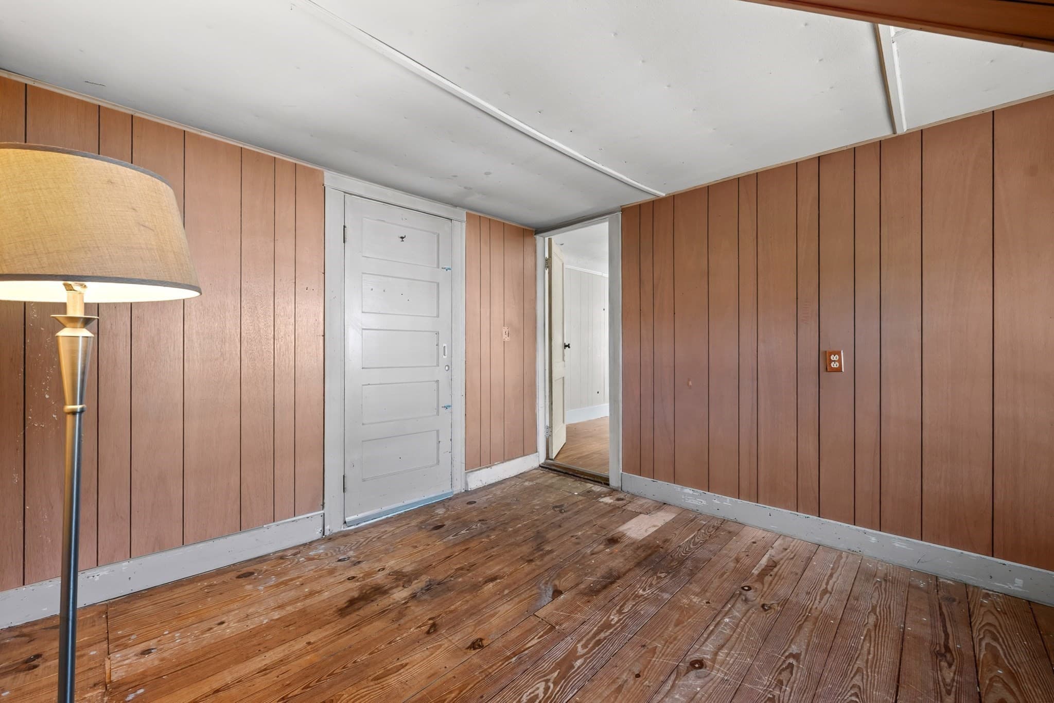 Single Family Residence at 48 Beverly Rd, Worcester MA 01605, photo 26 of 38