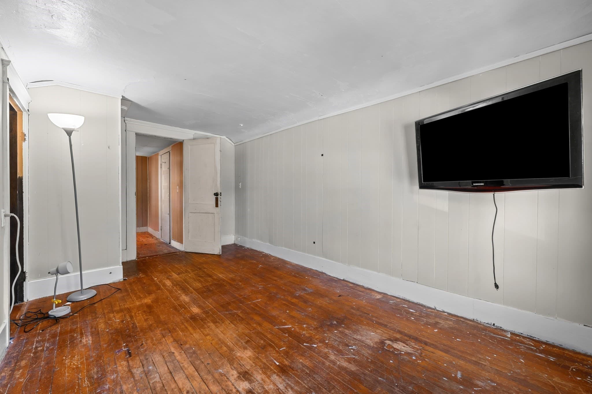 Single Family Residence at 48 Beverly Rd, Worcester MA 01605, photo 24 of 38