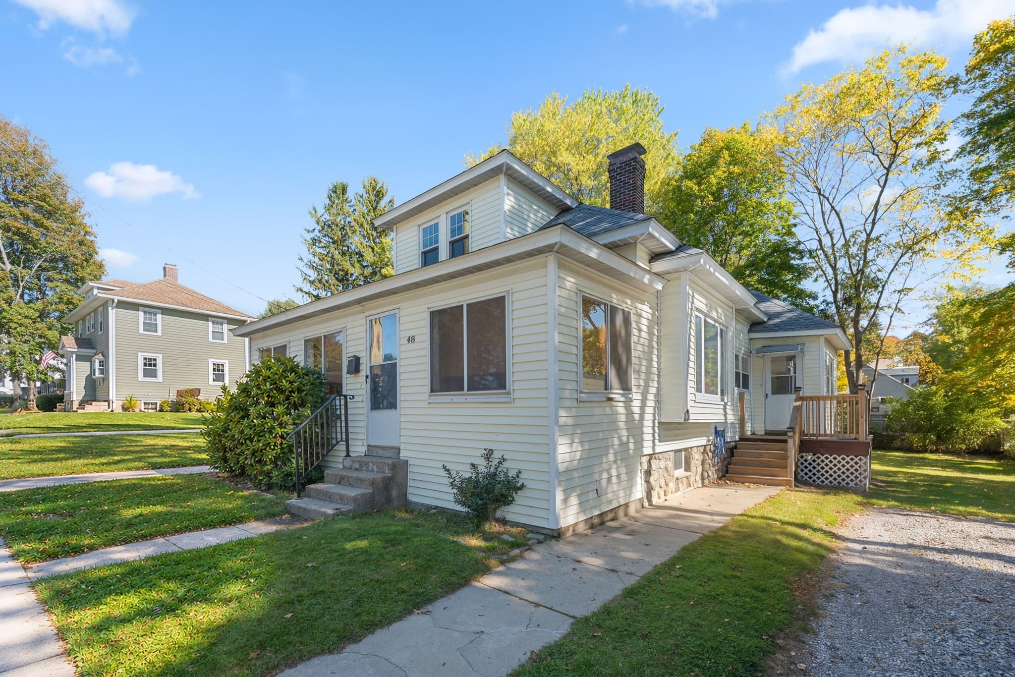 Single Family Residence at 48 Beverly Rd, Worcester MA 01605, photo 4 of 38