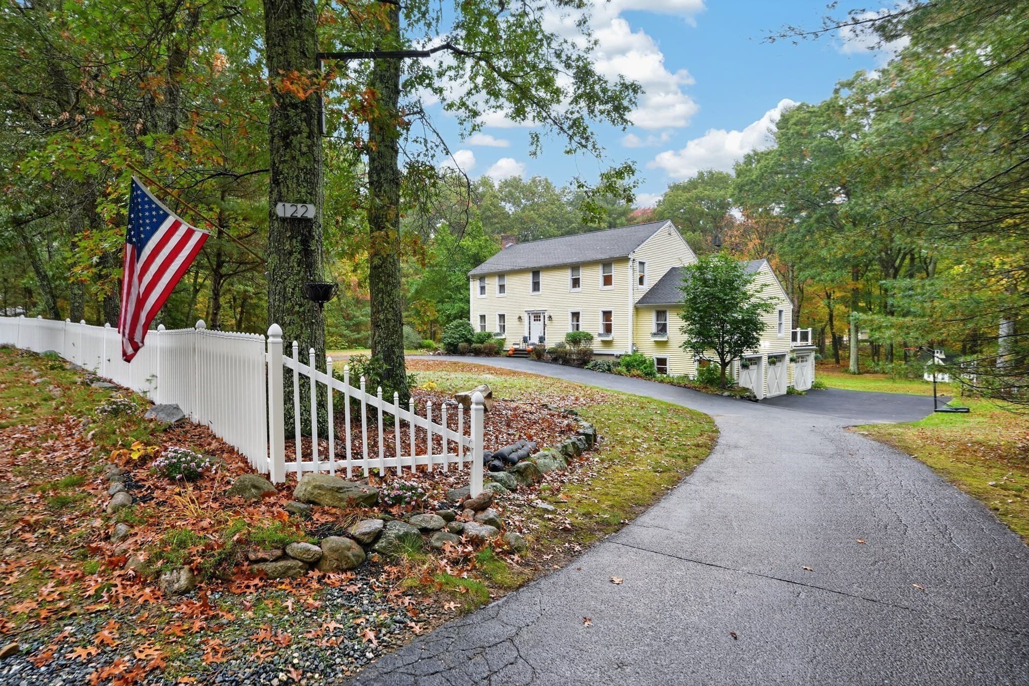 Single Family Residence at 122 Prides Crossing Rd, Sudbury MA 01776, photo 2 of 41
