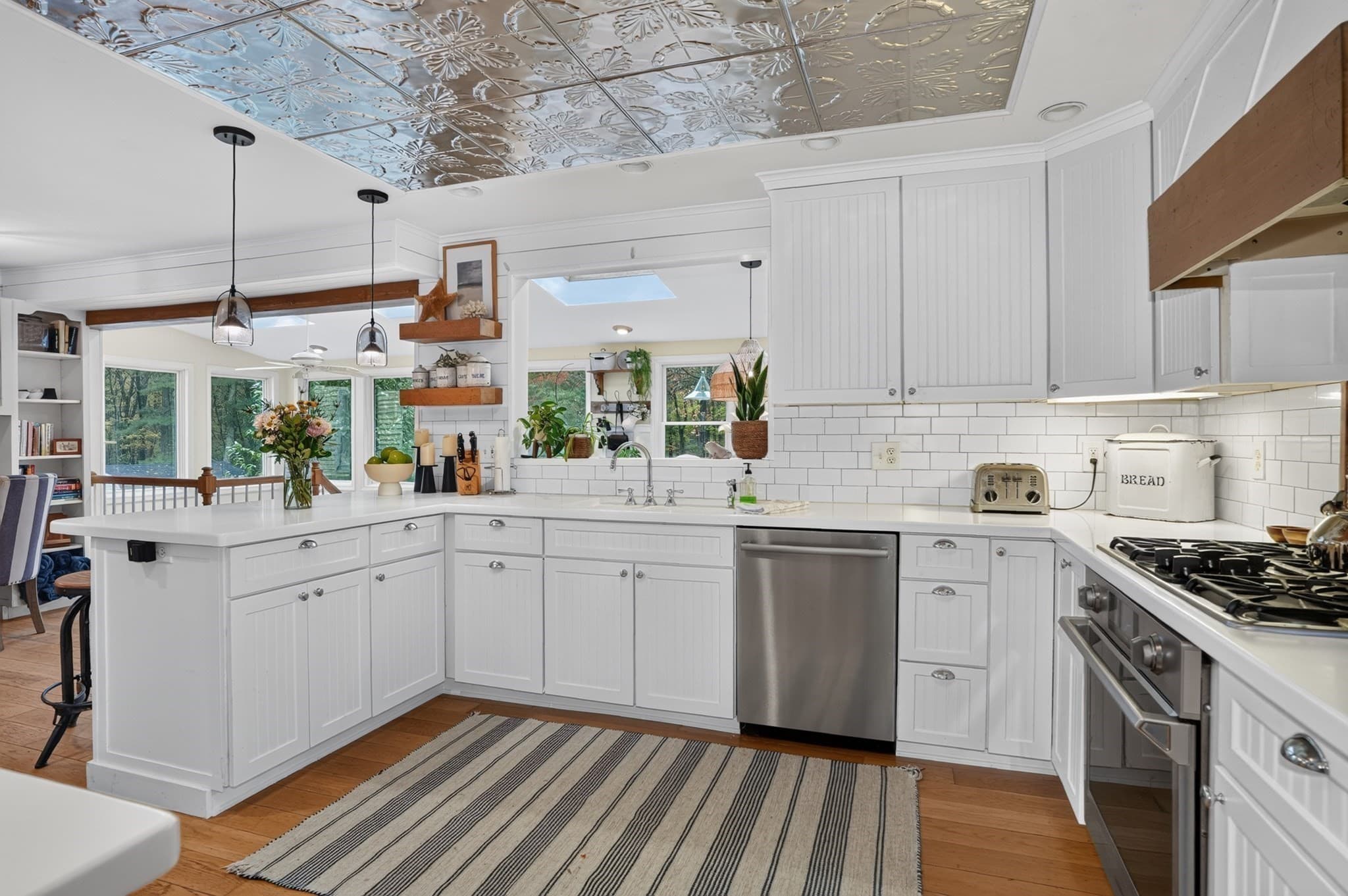 Single Family Residence at 122 Prides Crossing Rd, Sudbury MA 01776, photo 11 of 41