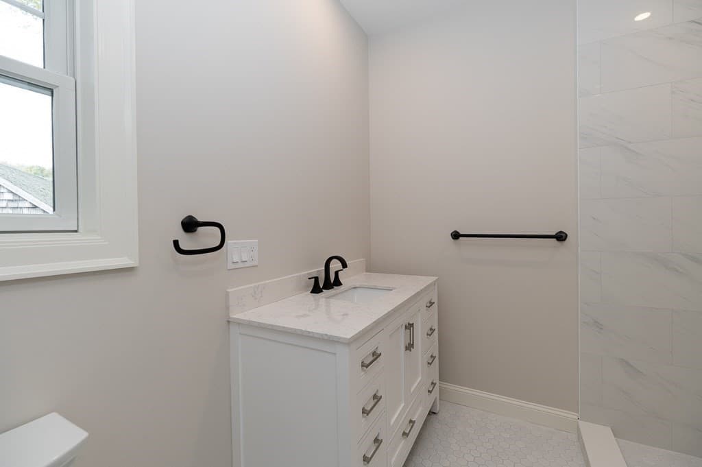 Condominium at 4 Mollie's Lane # A, Gloucester MA 01930, photo 10 of 29