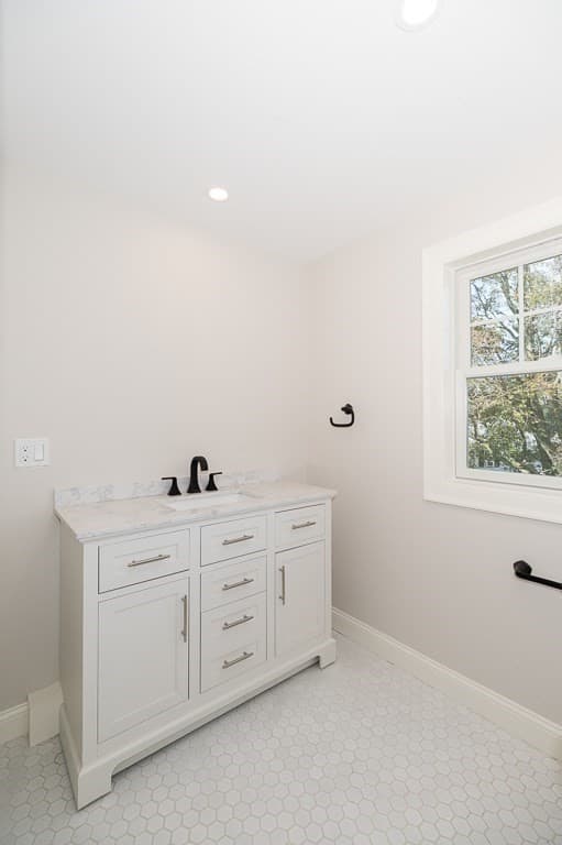 Condominium at 4 Mollie's Lane # A, Gloucester MA 01930, photo 18 of 29