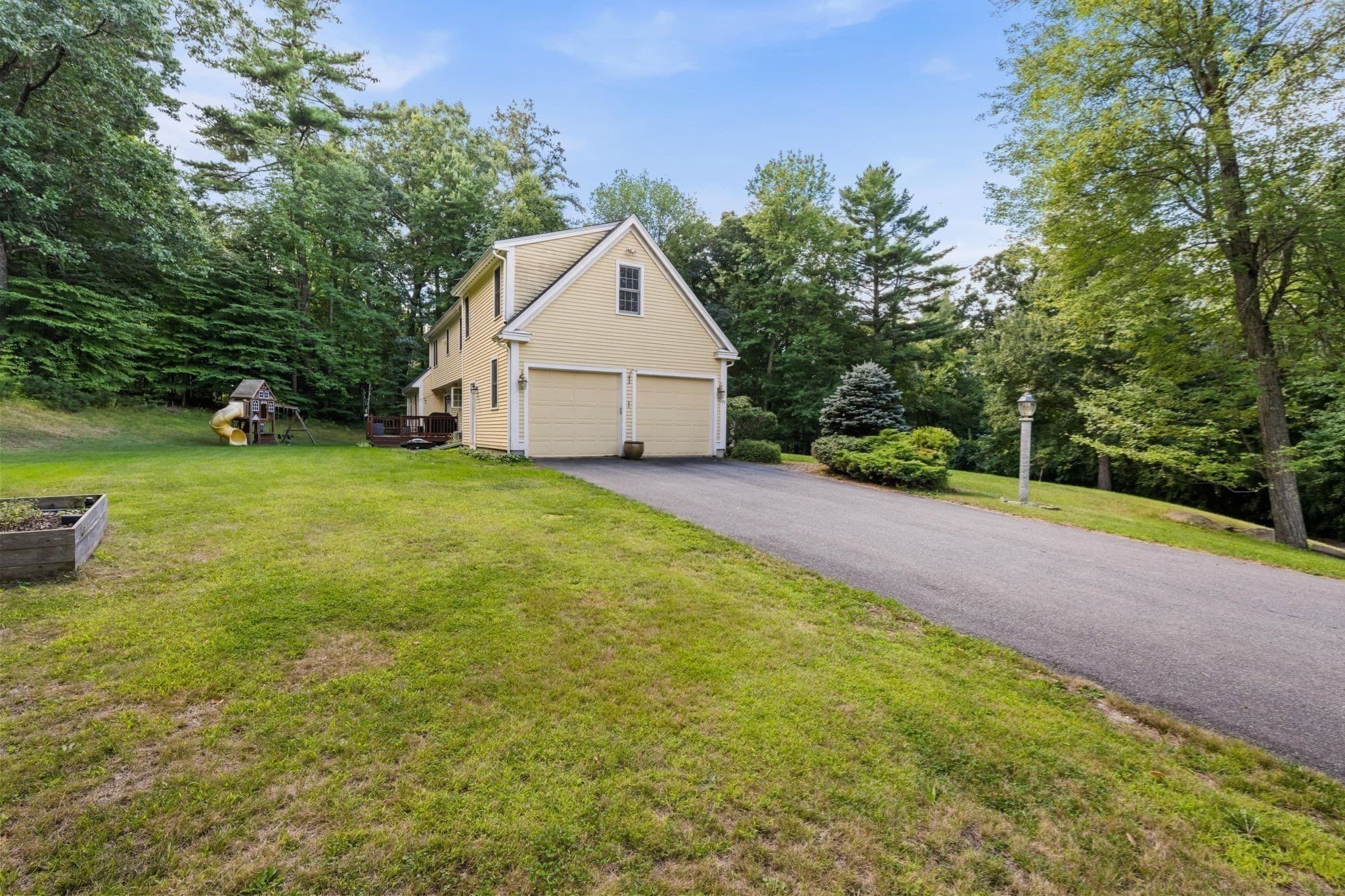 Single Family Residence at 101 Schoolhouse Ln, Boxborough MA 01719, photo 6 of 38