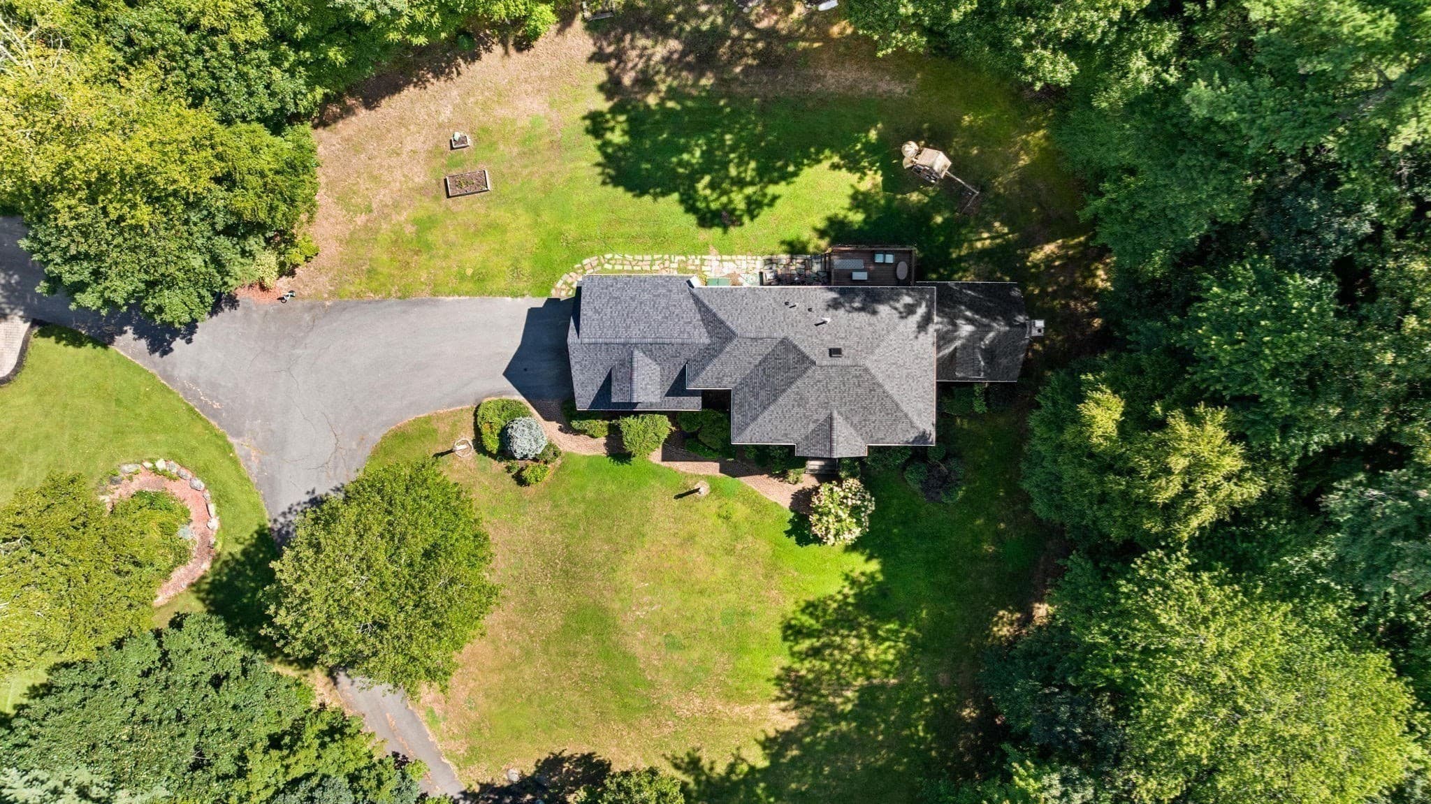 Single Family Residence at 101 Schoolhouse Ln, Boxborough MA 01719, photo 5 of 38