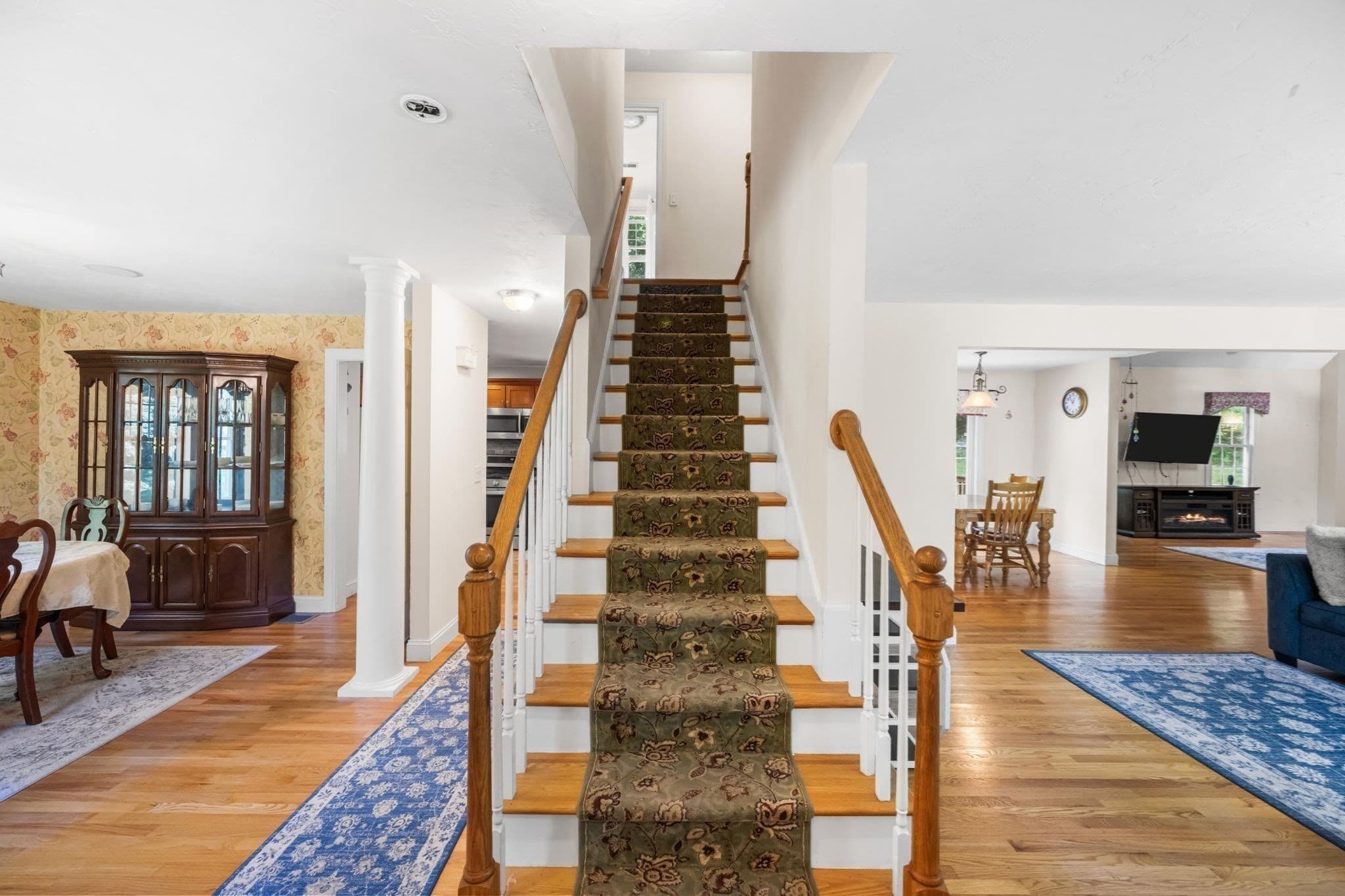 Single Family Residence at 101 Schoolhouse Ln, Boxborough MA 01719, photo 10 of 38