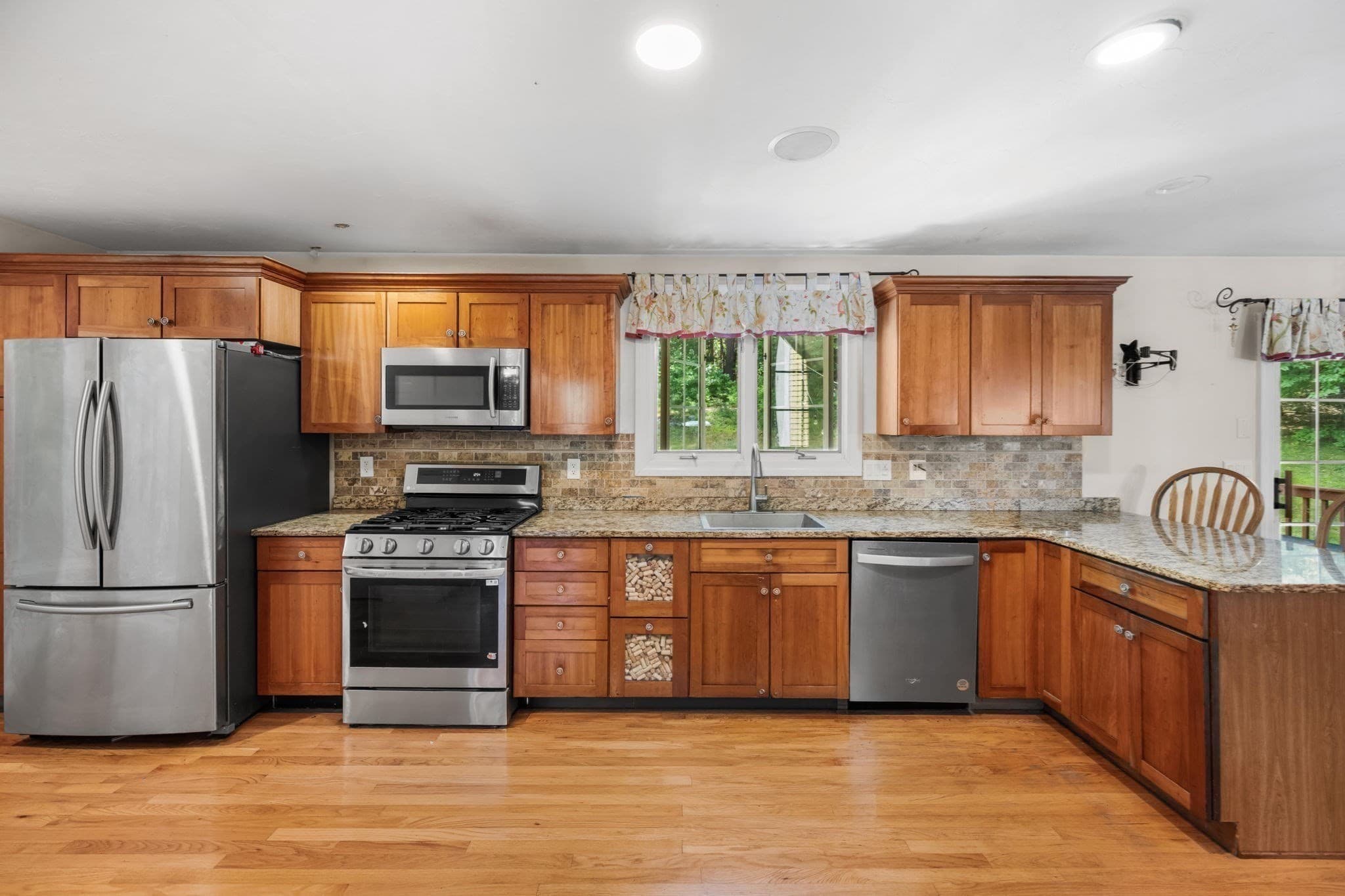 Single Family Residence at 101 Schoolhouse Ln, Boxborough MA 01719, photo 11 of 38