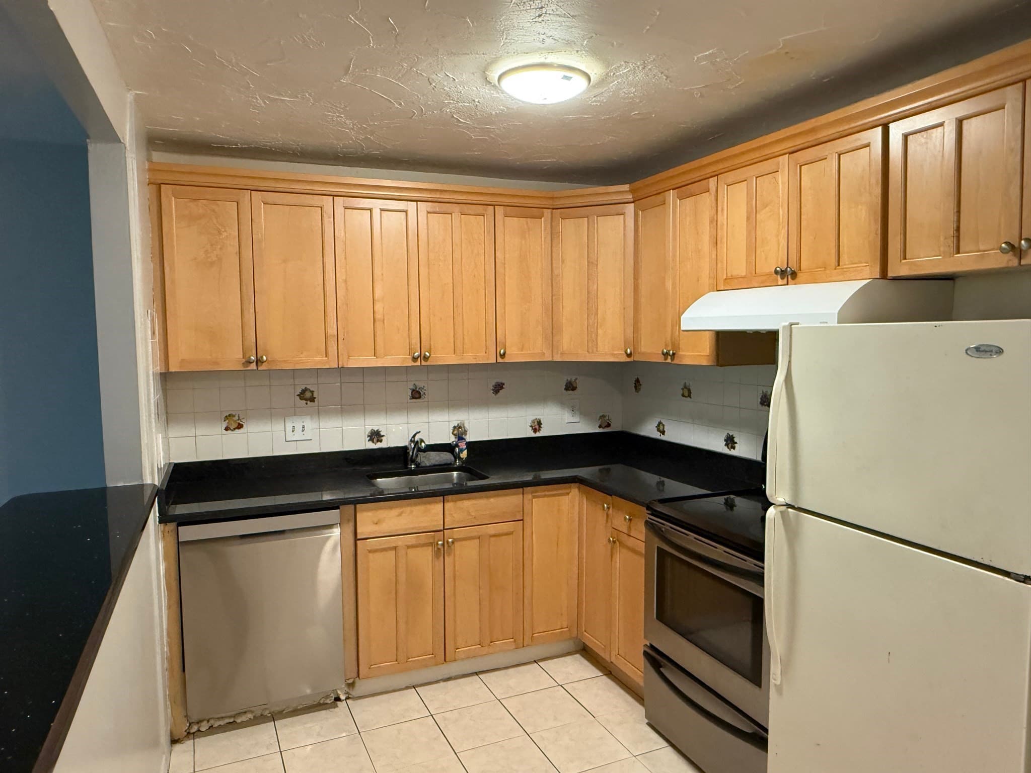 Condominium at 15 Weld St # 46, Framingham MA 01702, photo 3 of 18