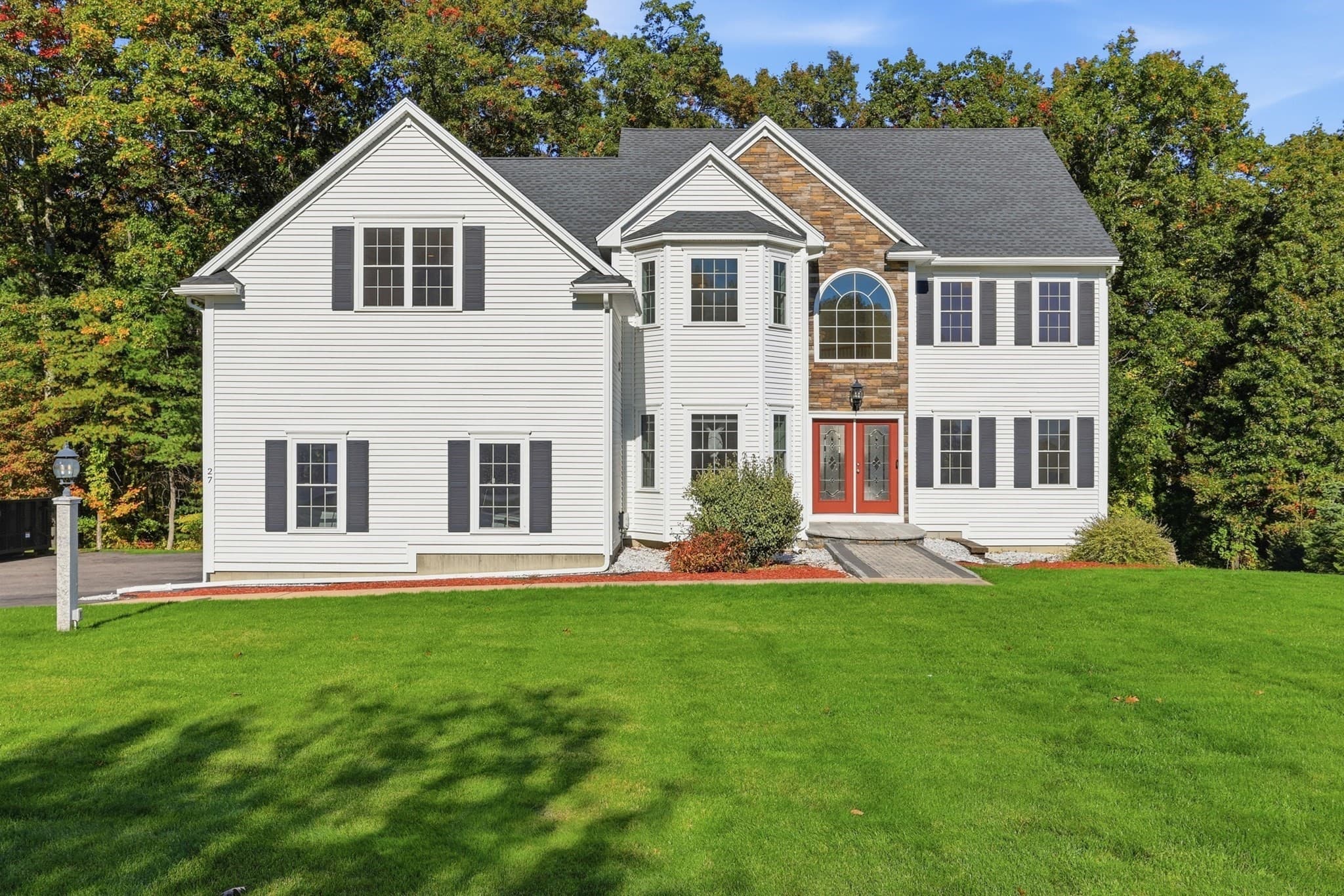 27 Mcintosh Ln, Littleton MA 01460