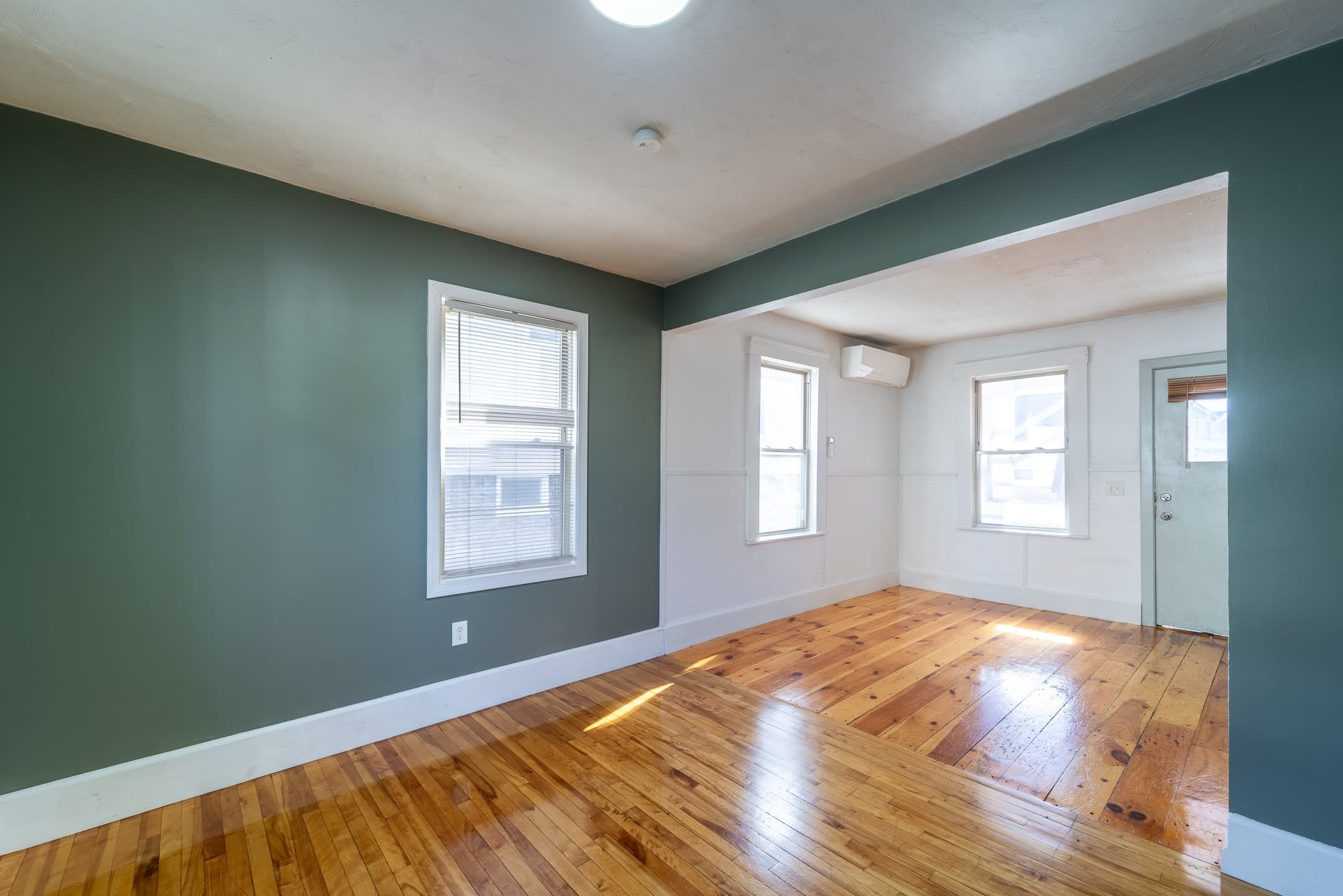 Multi Family at 12 Chrome St, Worcester MA 01604, Worcester, photo 6 of 35