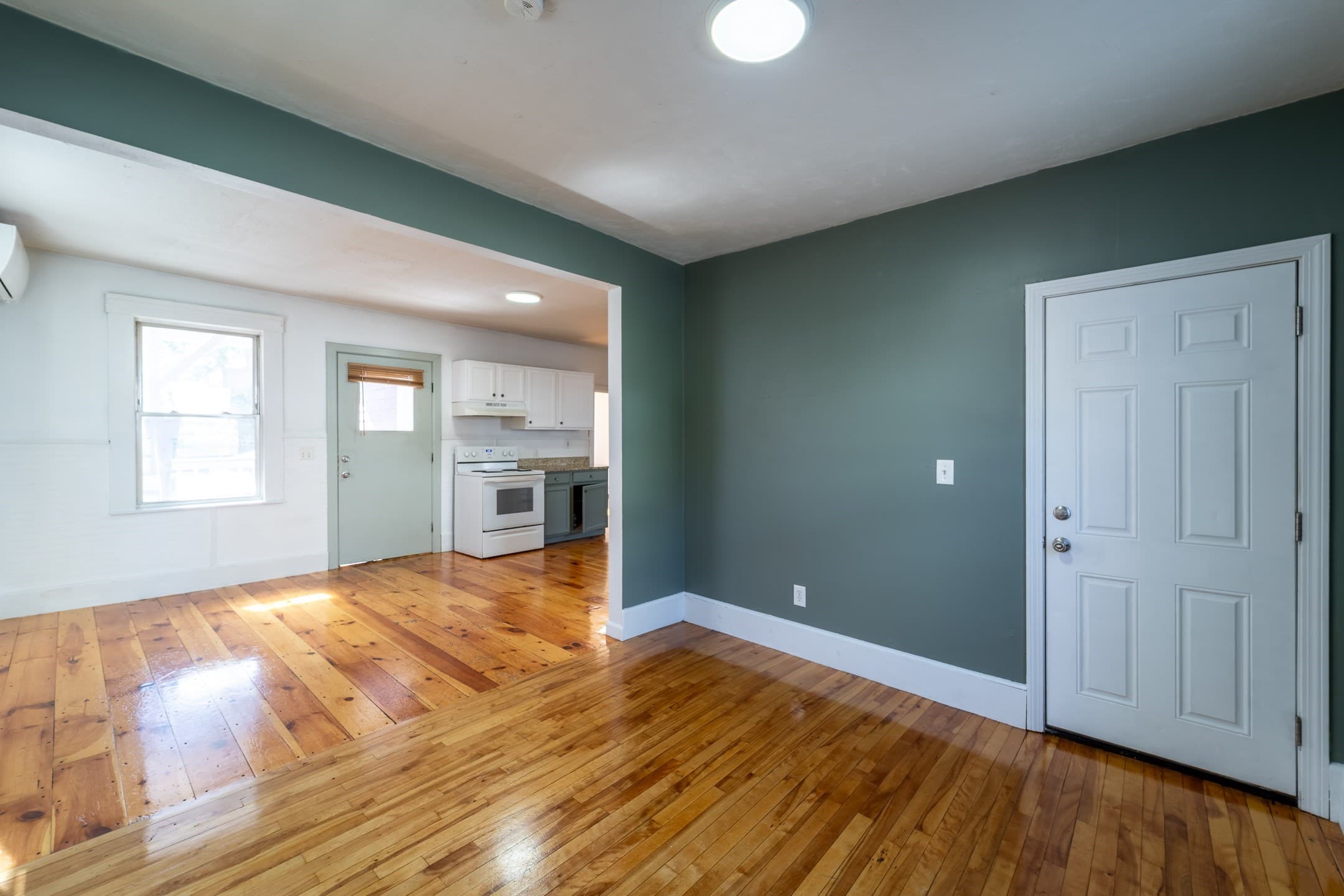 Multi Family at 12 Chrome St, Worcester MA 01604, Worcester, photo 7 of 35
