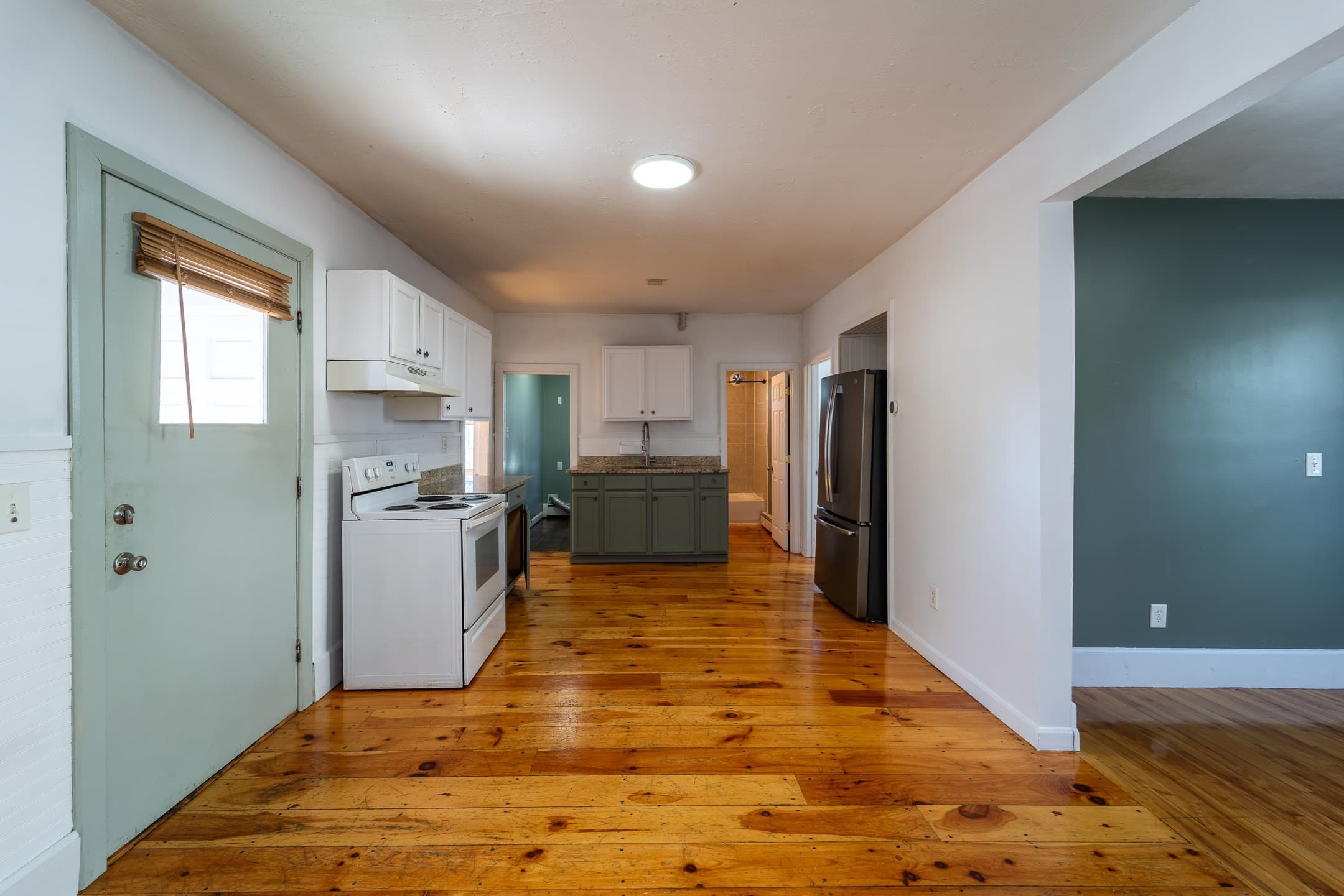 Multi Family at 12 Chrome St, Worcester MA 01604, Worcester, photo 9 of 35