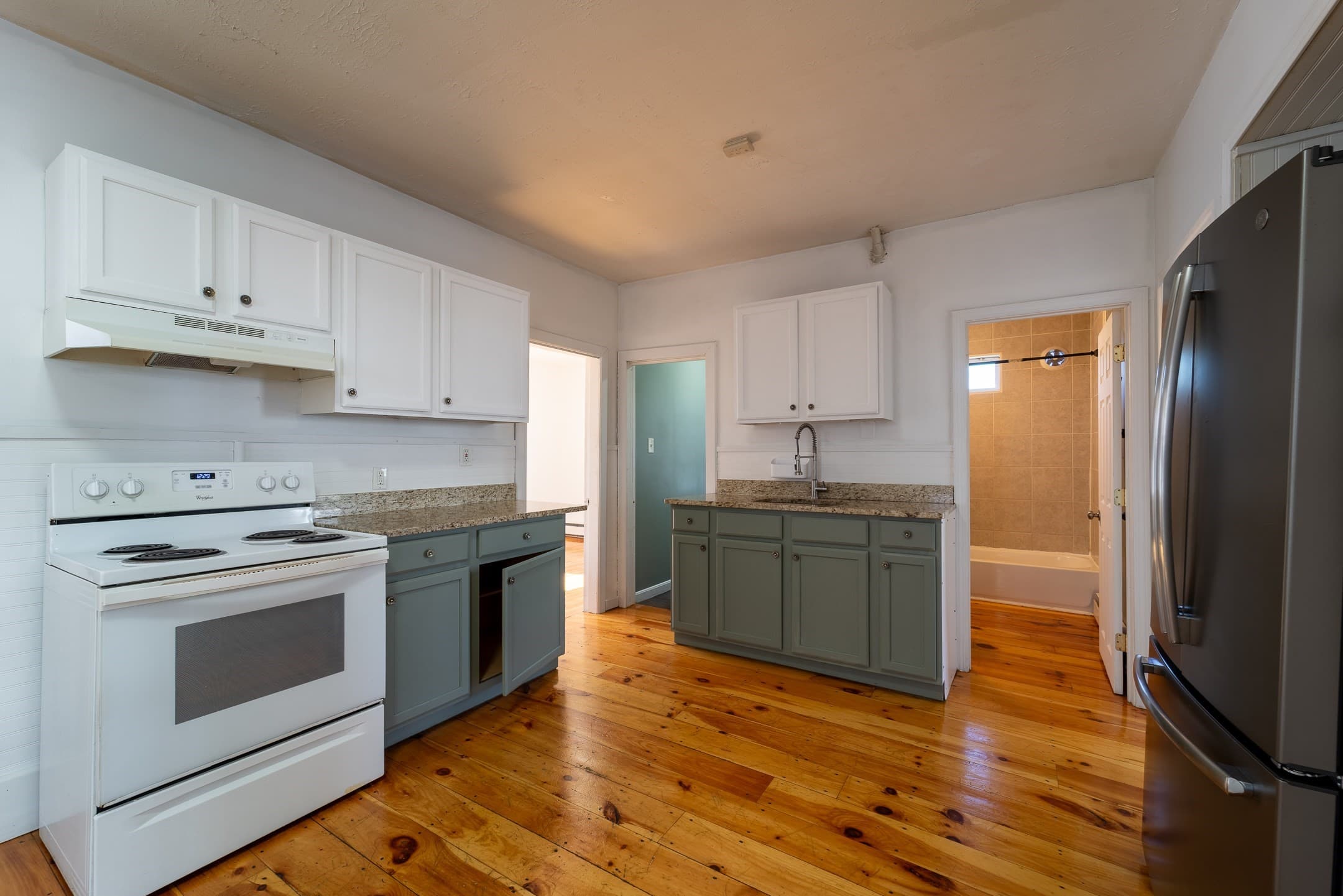 Multi Family at 12 Chrome St, Worcester MA 01604, Worcester, photo 10 of 35