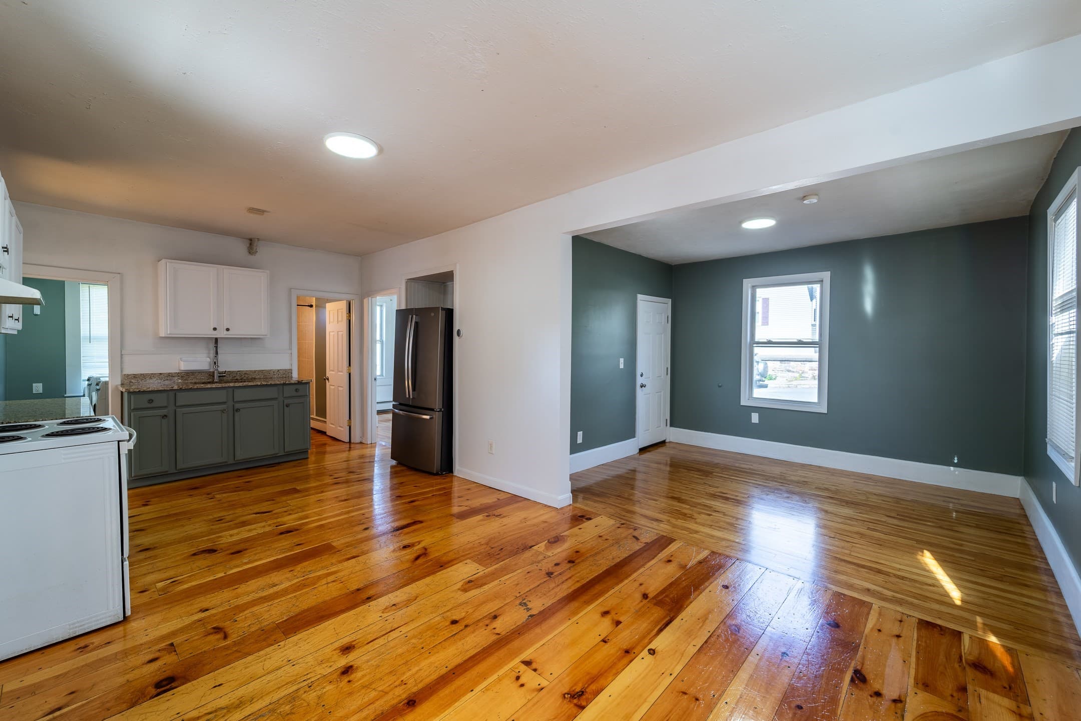 Multi Family at 12 Chrome St, Worcester MA 01604, Worcester, photo 8 of 35